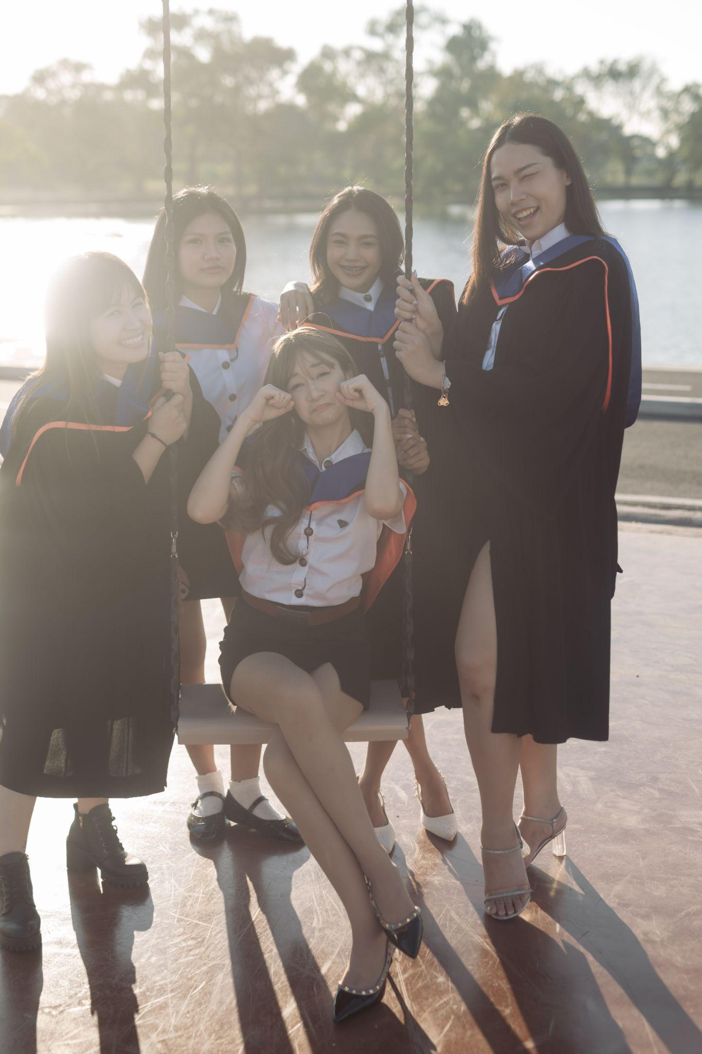 ผลงานรับปริญญา มหาวิทยาลัยกรุงเทพ โดย Jiracques94 ภาพที่ 1