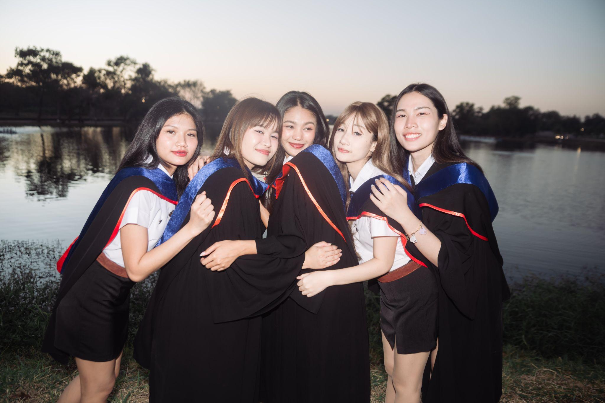 ผลงานรับปริญญา มหาวิทยาลัยกรุงเทพ โดย Jiracques94 ภาพที่ 6
