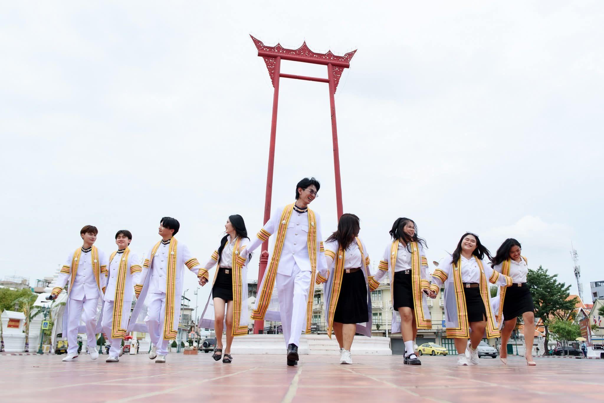 ผลงานรับปริญญา โดย Patsu4to ภาพที่ 1