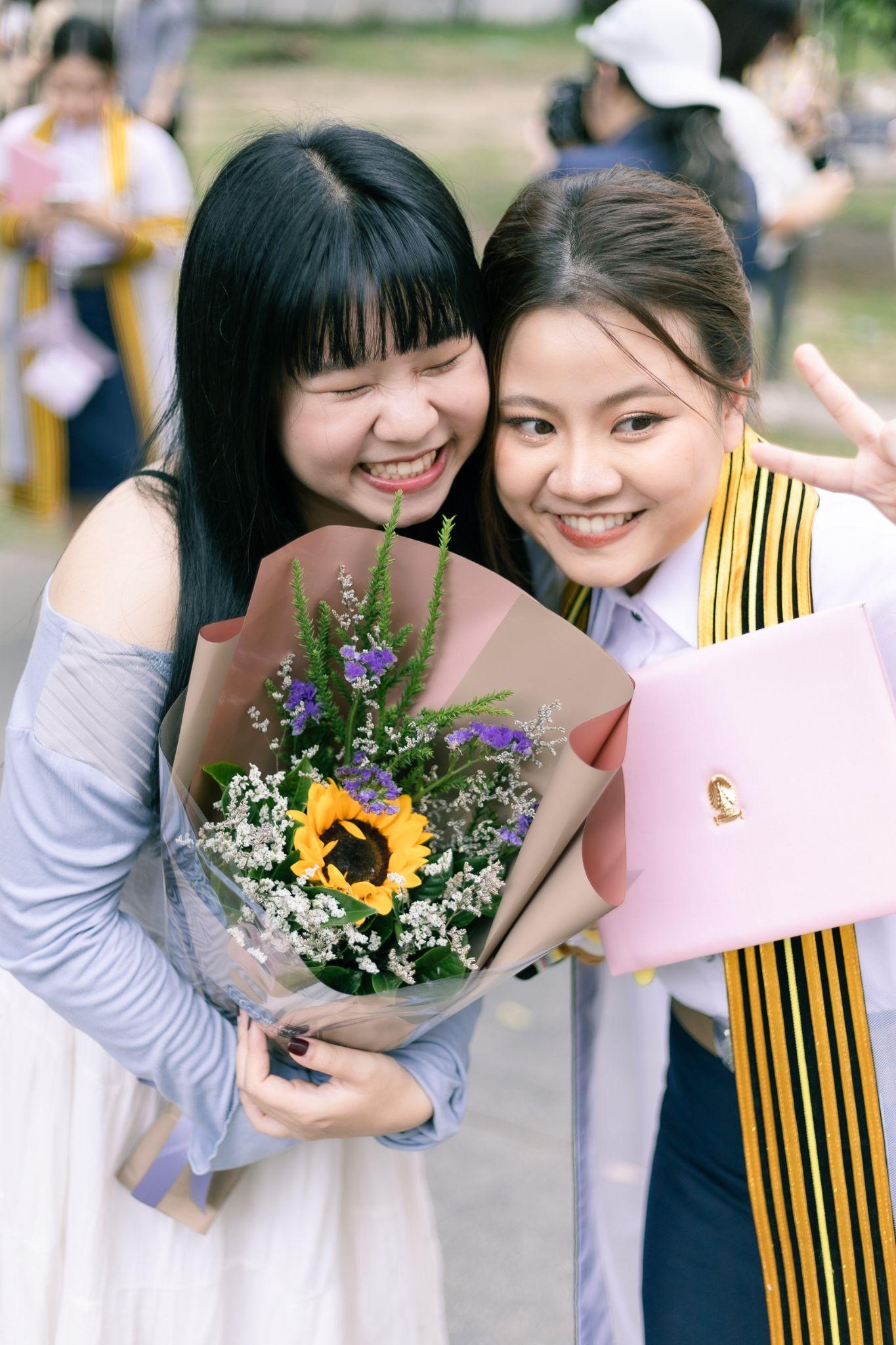 ผลงานรับปริญญา จุฬาลงกรณ์มหาวิทยาลัย โดย press.mine.shutter ภาพที่ 2
