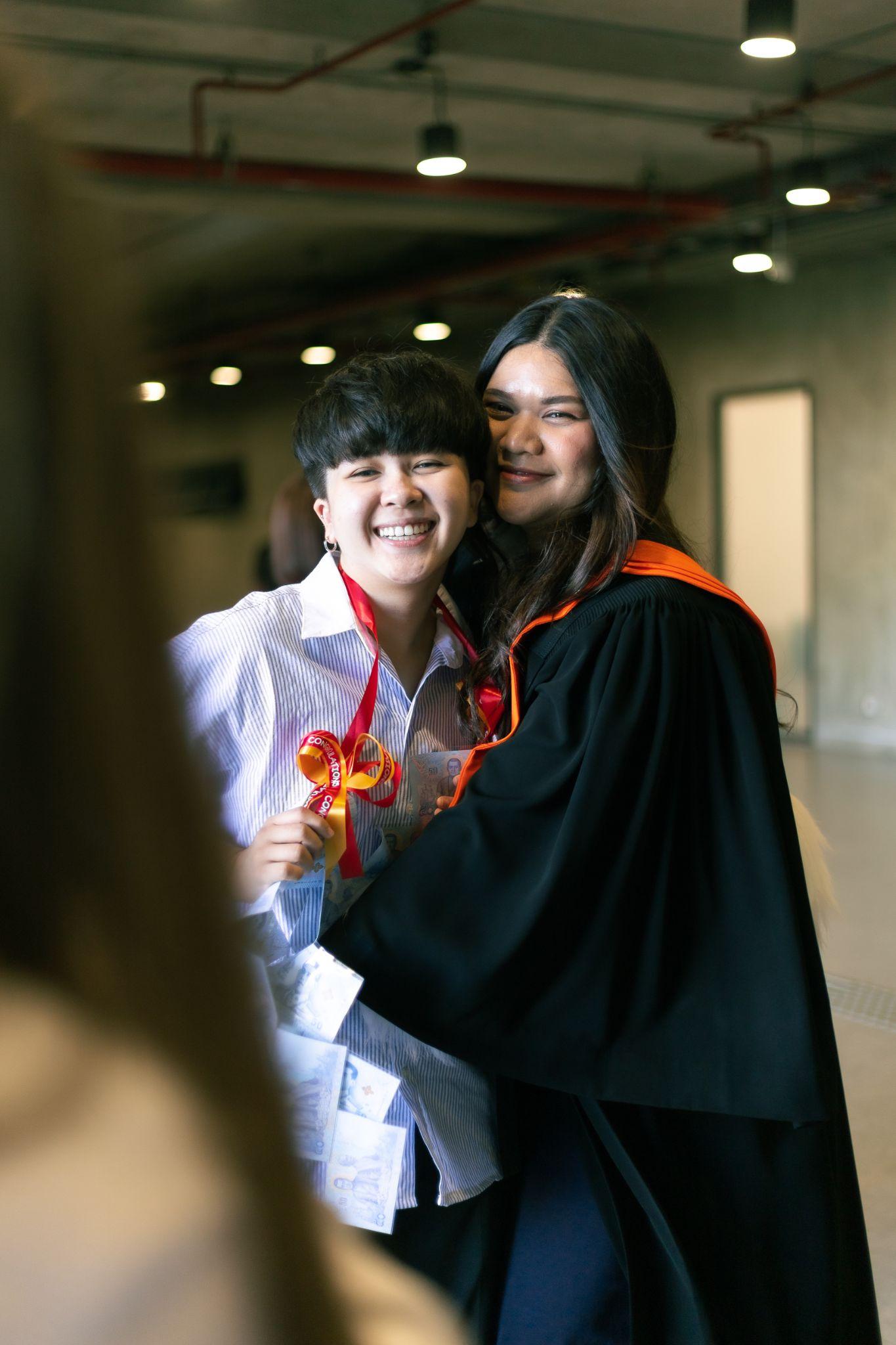 ผลงานรับปริญญา มหาวิทยาลัยธรรมศาสตร์ โดย press.mine.shutter ภาพที่ 19