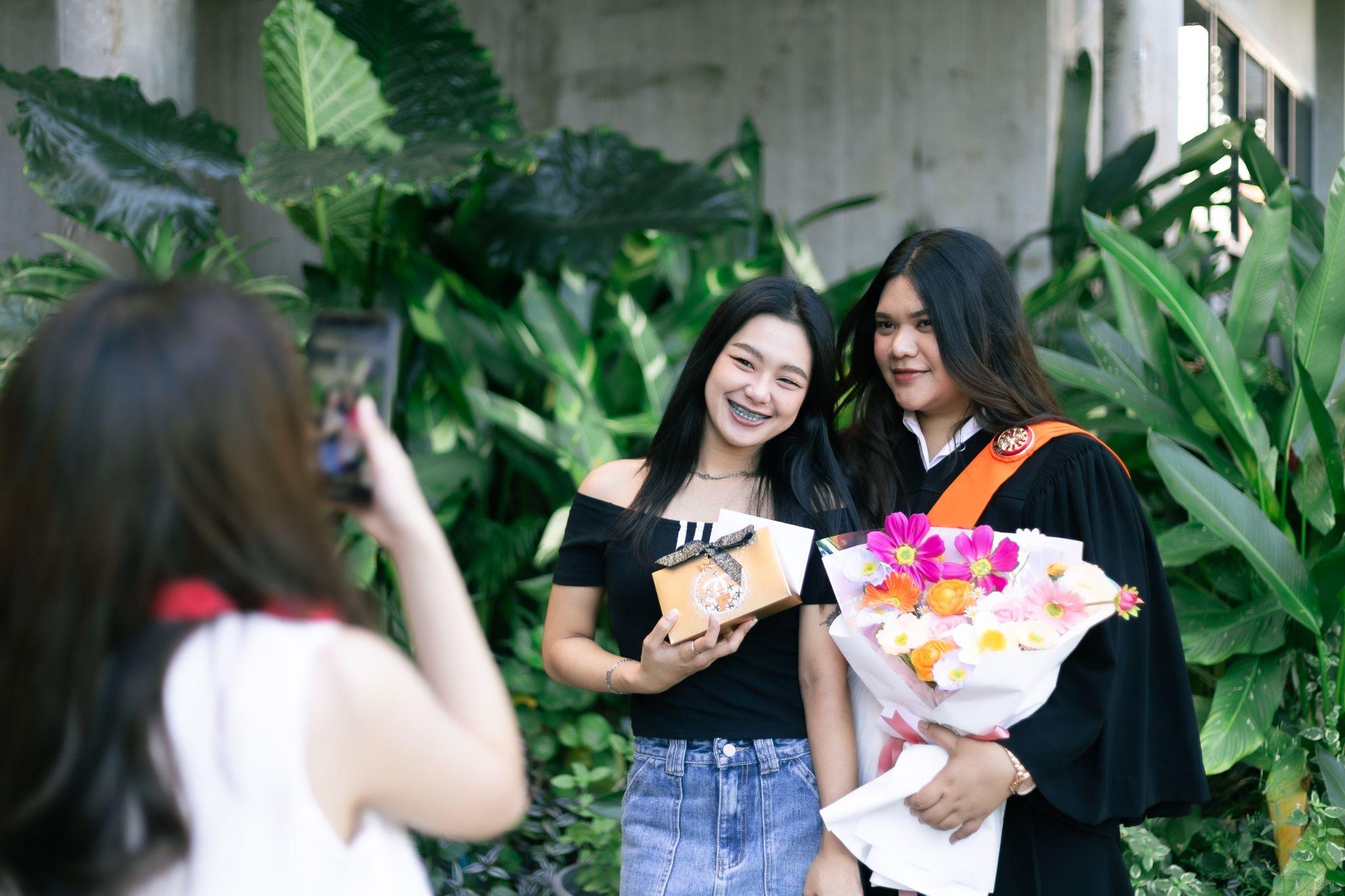 ผลงานรับปริญญา มหาวิทยาลัยธรรมศาสตร์ โดย press.mine.shutter ภาพที่ 8