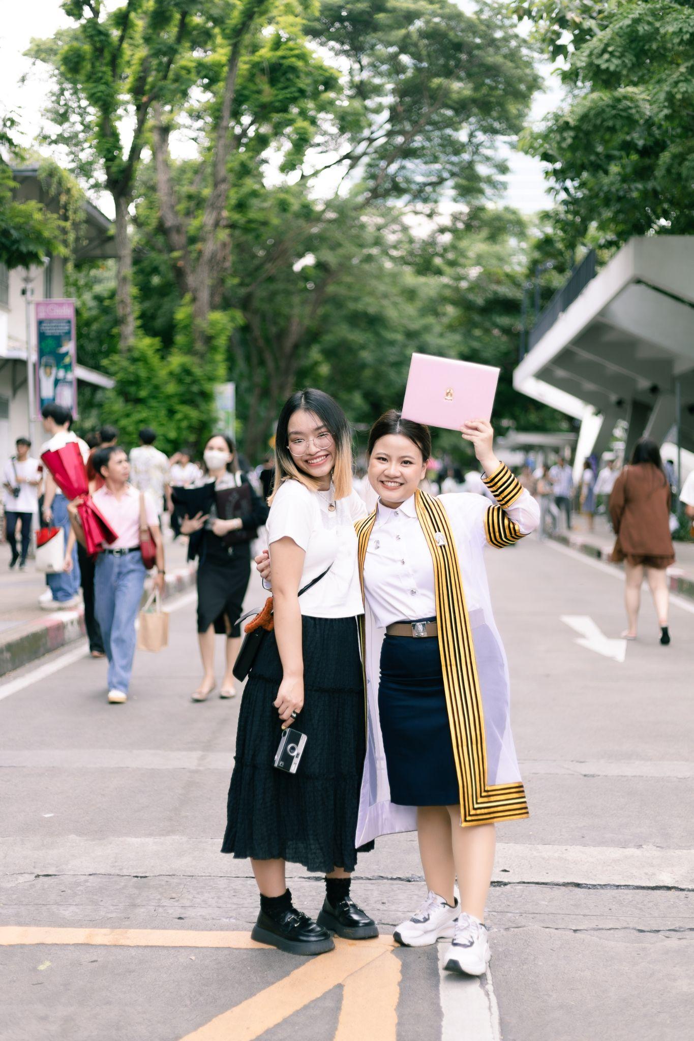 ผลงานรับปริญญา จุฬาลงกรณ์มหาวิทยาลัย โดย press.mine.shutter ภาพที่ 18