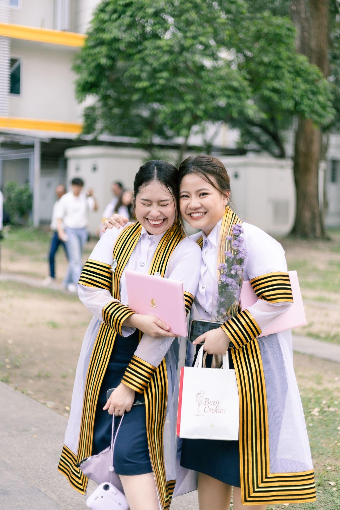 ผลงานรับปริญญา จุฬาลงกรณ์มหาวิทยาลัย โดย press.mine.shutter ภาพที่ 7