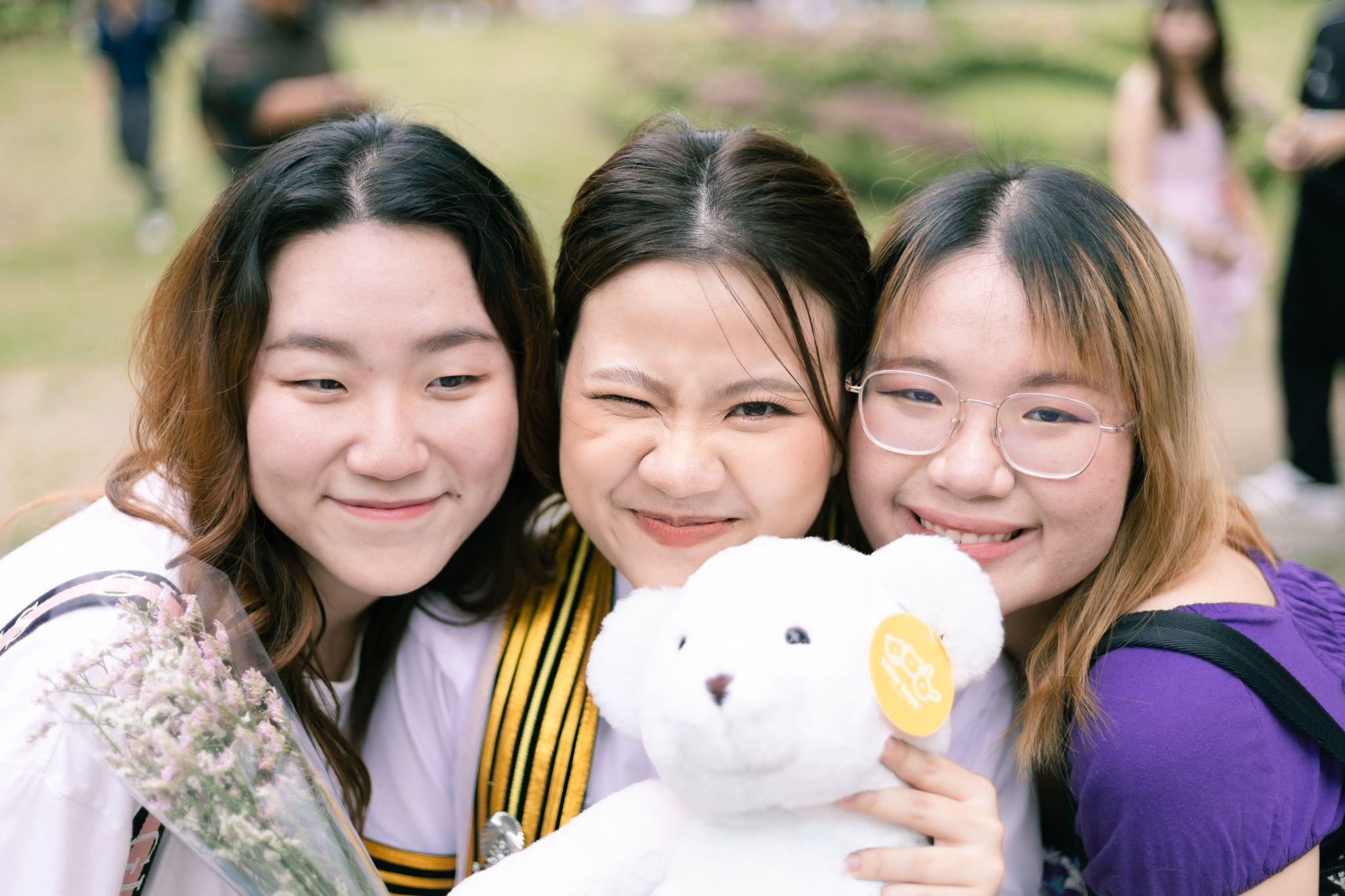 ผลงานรับปริญญา จุฬาลงกรณ์มหาวิทยาลัย โดย press.mine.shutter ภาพที่ 17