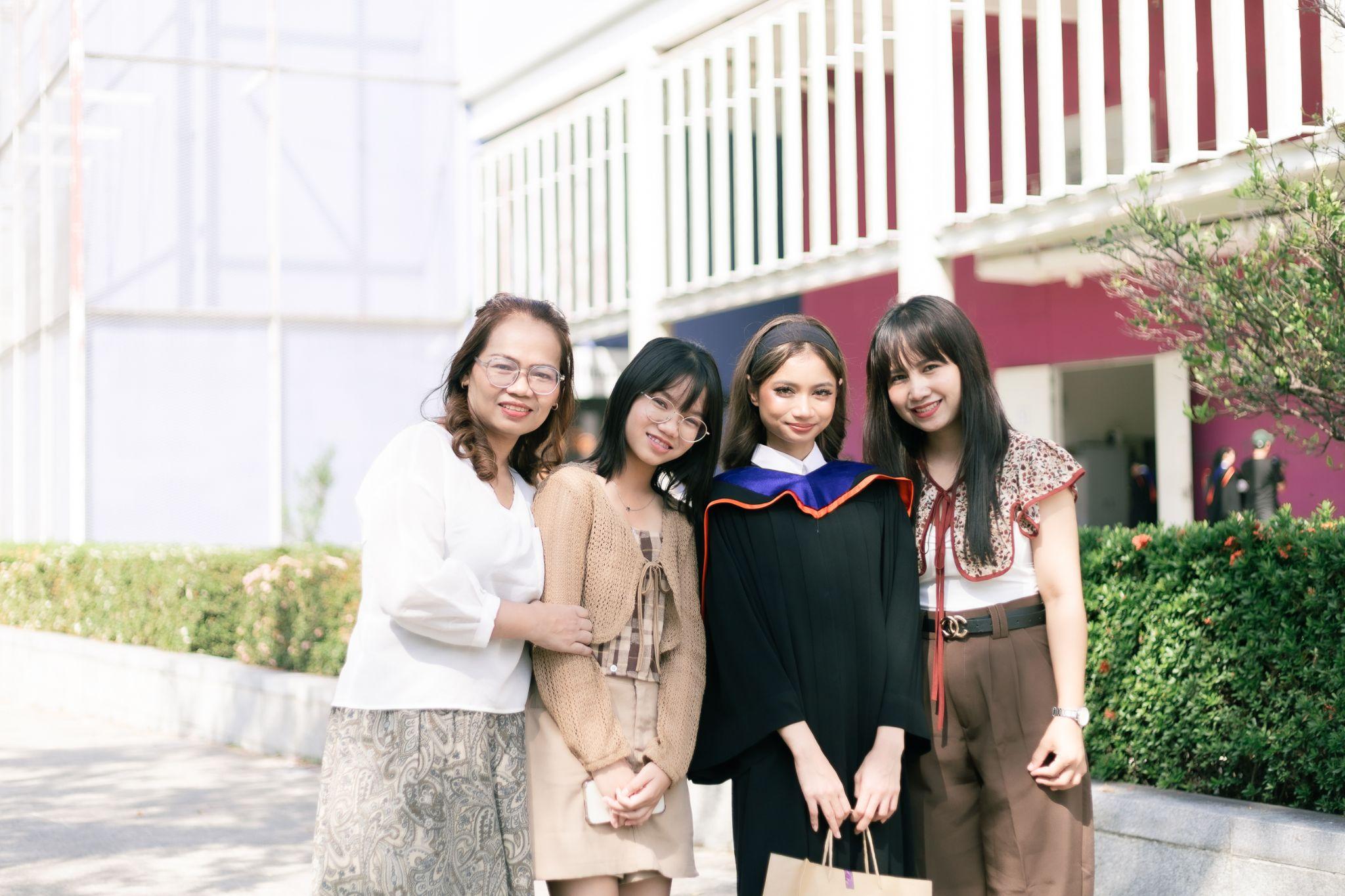 ผลงานรับปริญญา มหาวิทยาลัยกรุงเทพ โดย press.mine.shutter ภาพที่ 17