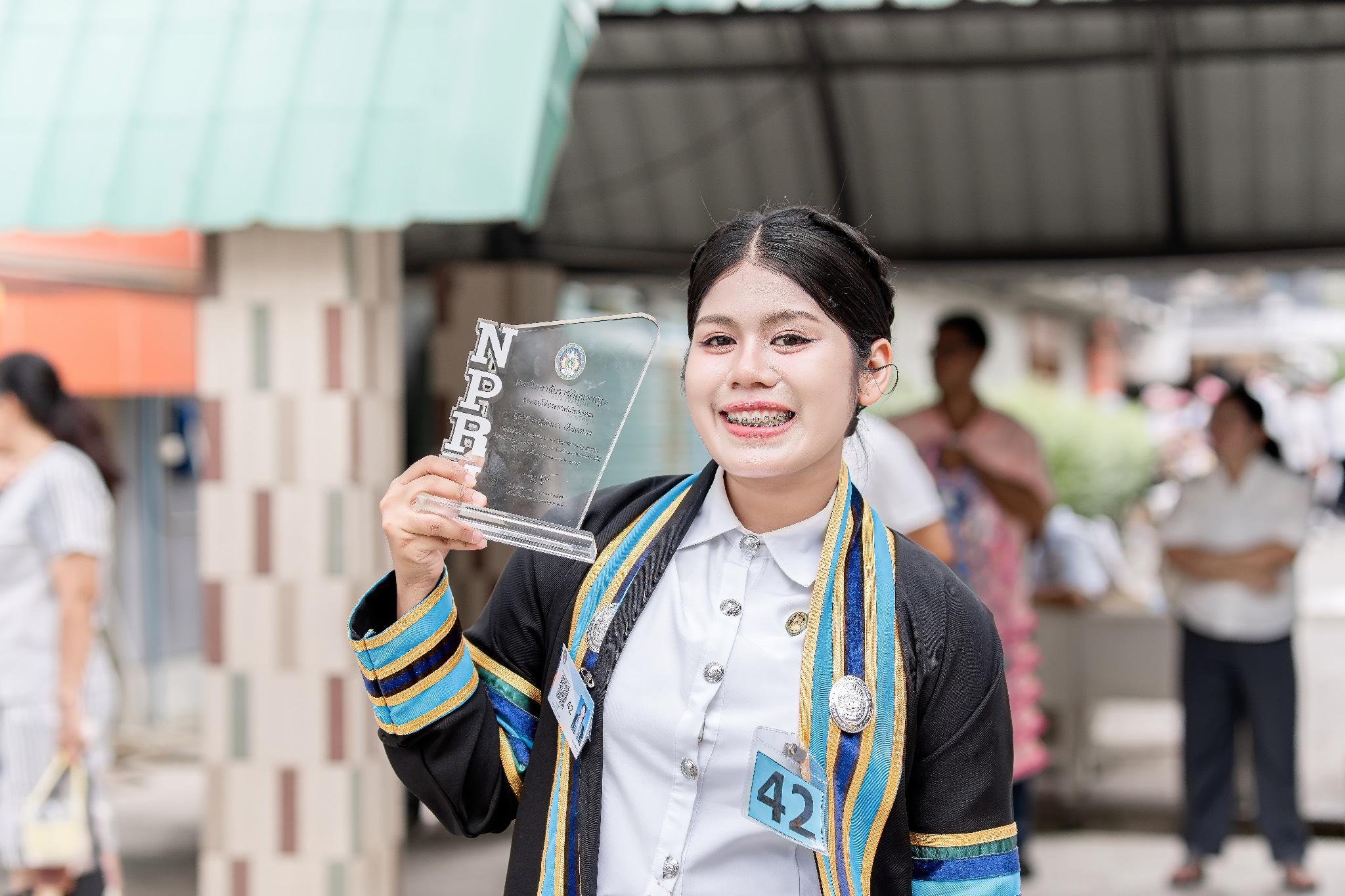ผลงานรับปริญญา โดย Shutter up ภาพที่ 3