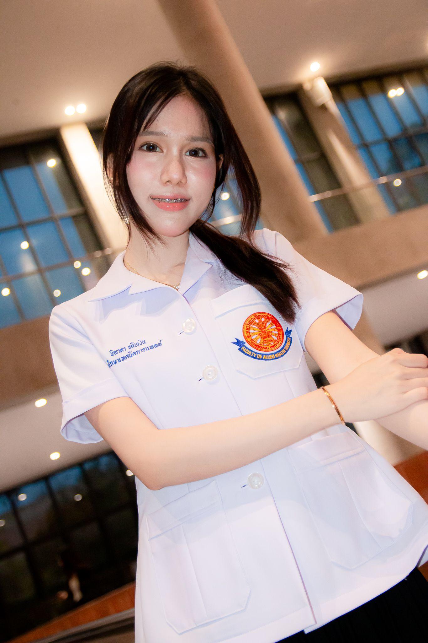 ผลงานรับปริญญา มหาวิทยาลัยธรรมศาสตร์ โดย Suphadet Cnns ภาพที่ 2
