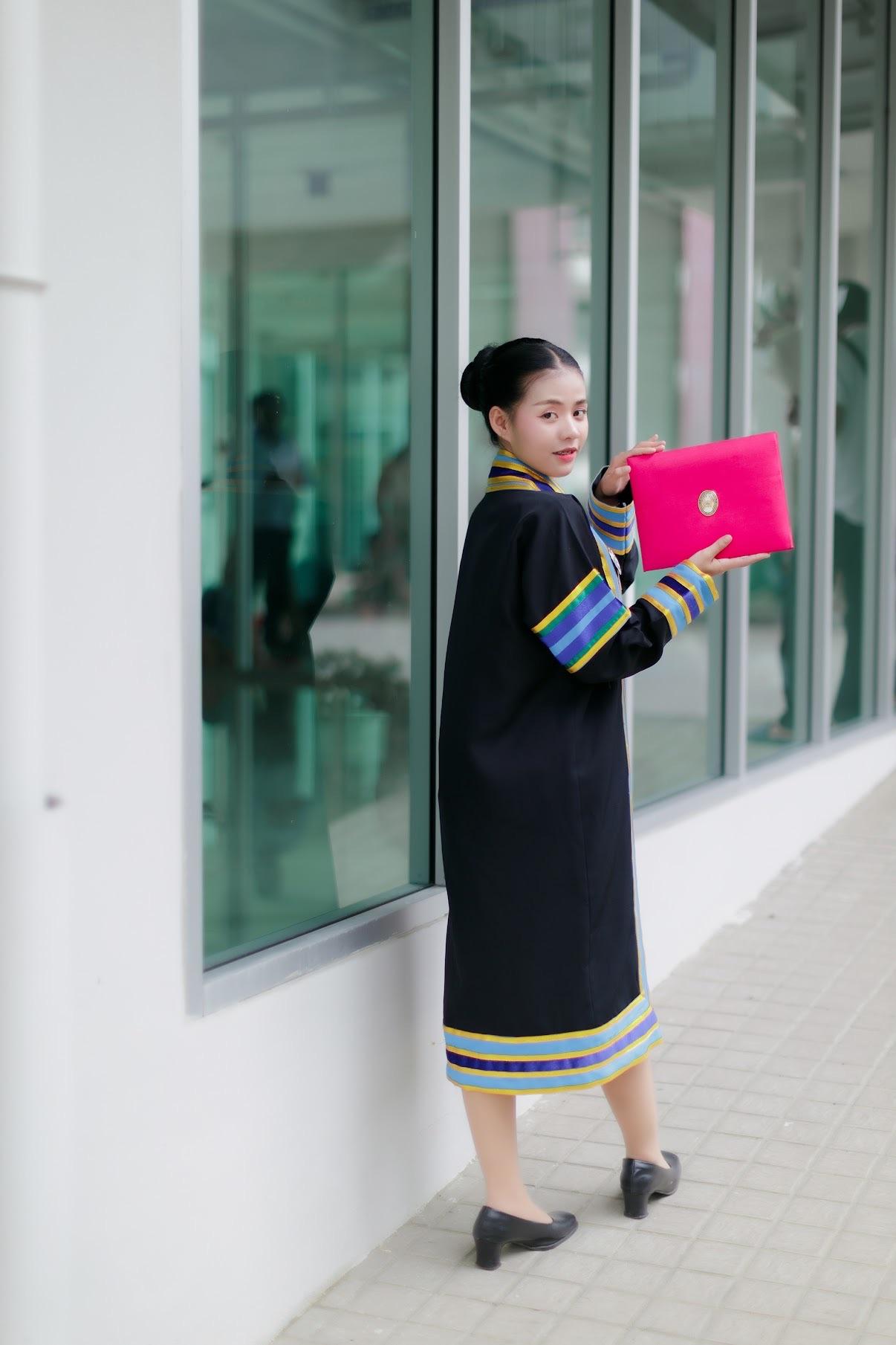 ผลงานรับปริญญา โดย เชษฐ์การกล้อง ภาพที่ 4