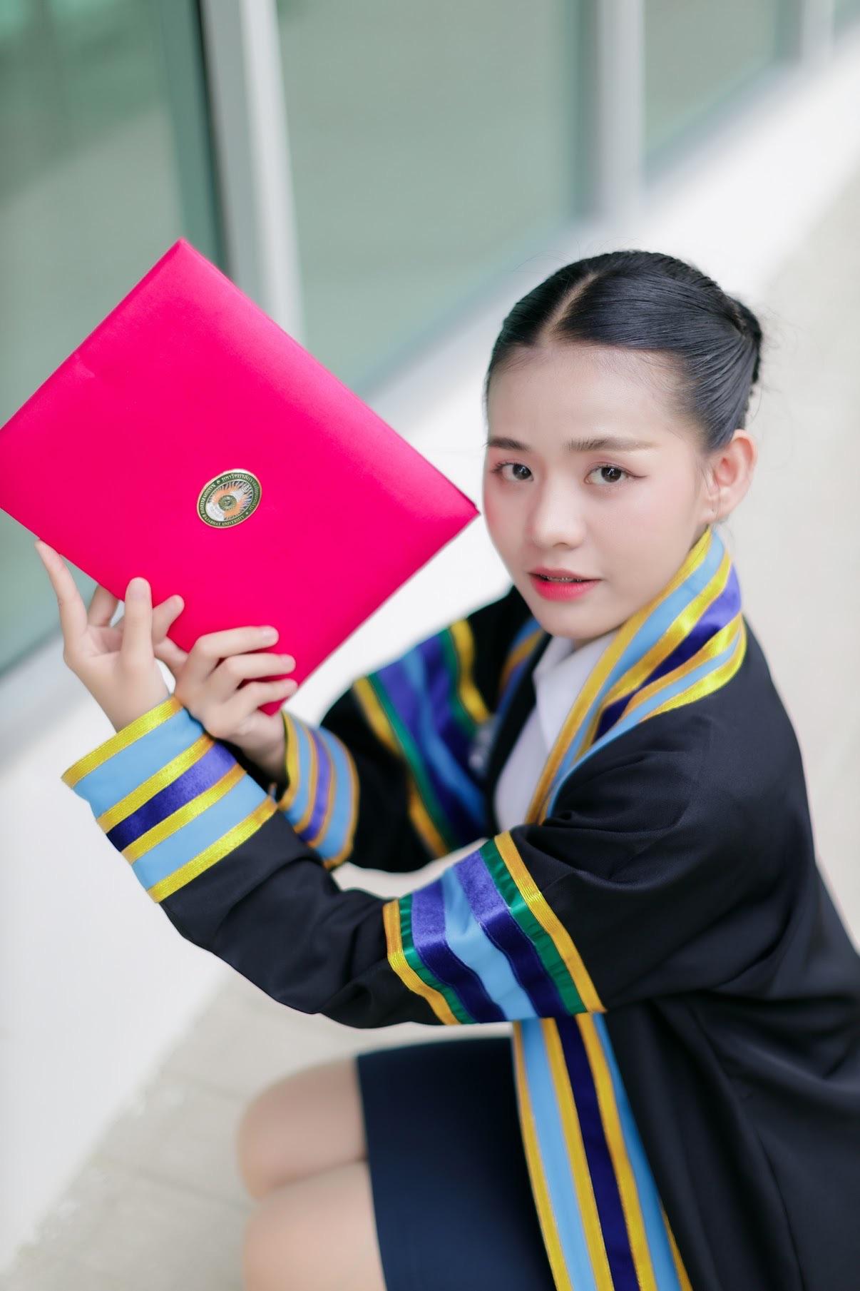 ผลงานรับปริญญา โดย เชษฐ์การกล้อง ภาพที่ 2