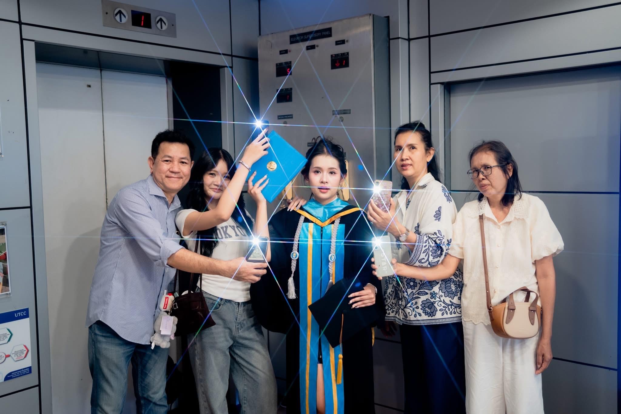 ผลงานรับปริญญา มหาวิทยาลัยหอการค้าไทย โดย Nat_B ภาพที่ 2