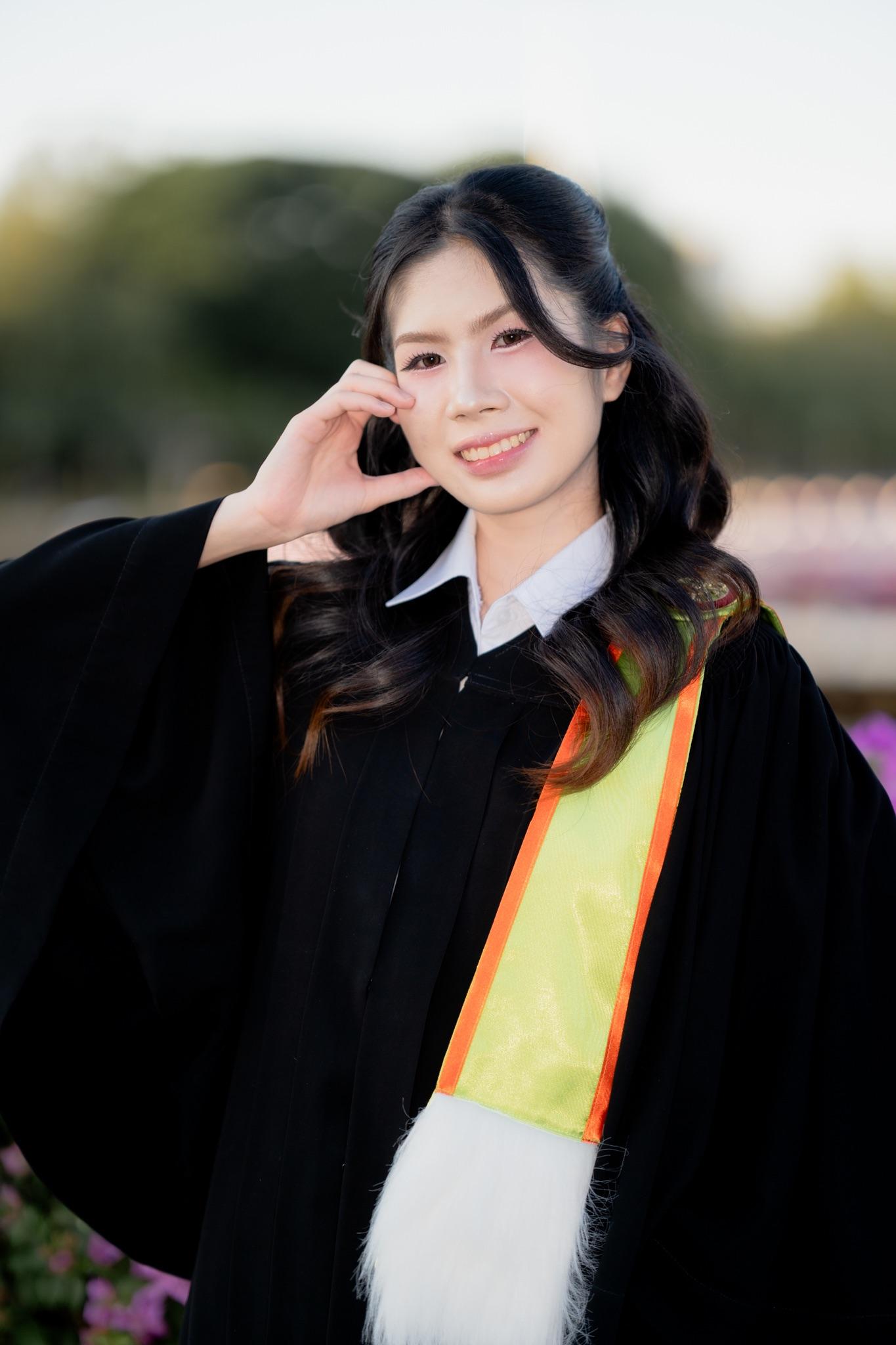 ผลงานรับปริญญา มหาวิทยาลัยธรรมศาสตร์ โดย Nat_B ภาพที่ 2