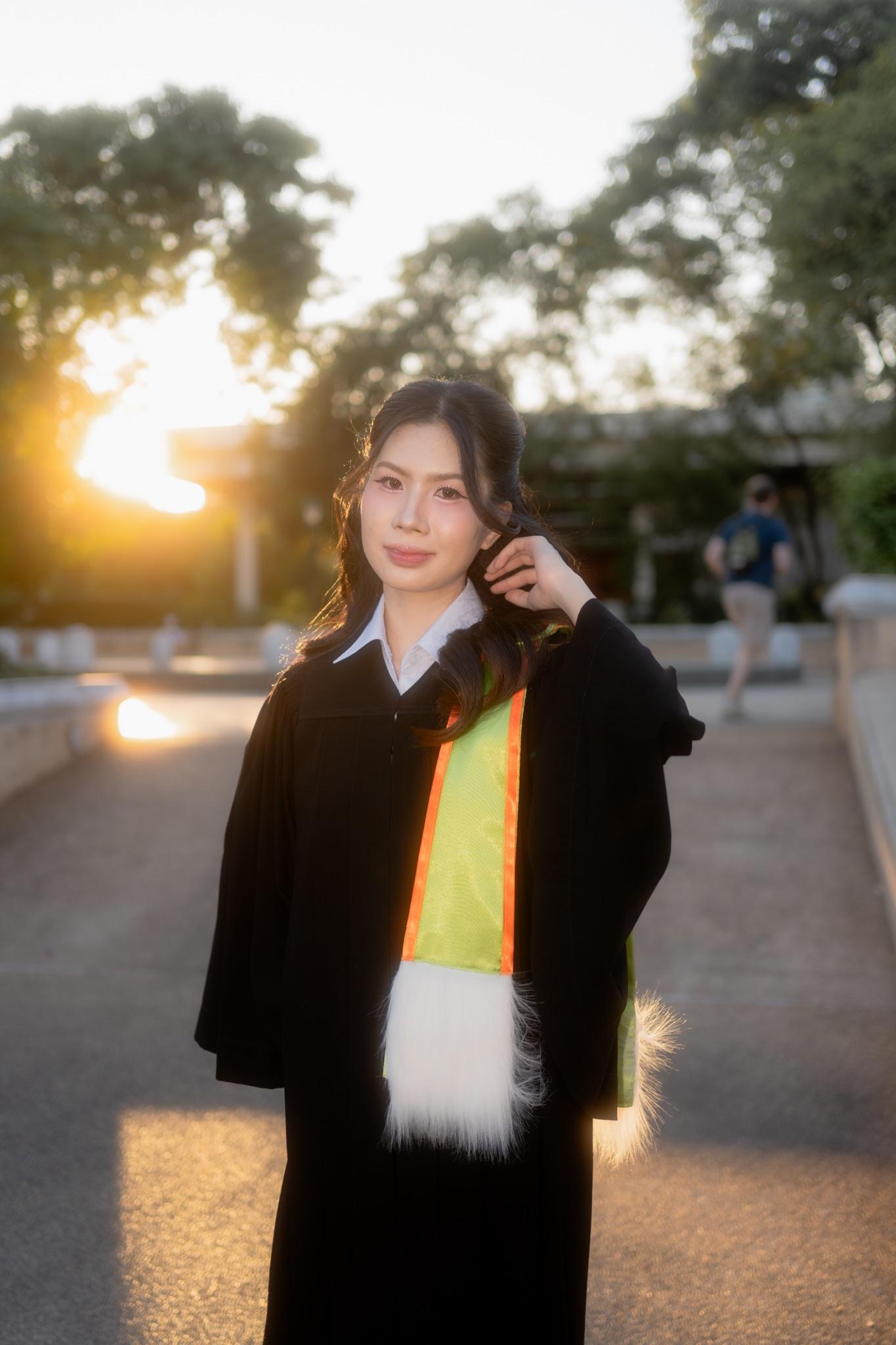 ผลงานรับปริญญา มหาวิทยาลัยธรรมศาสตร์ โดย Nat_B ภาพที่ 3