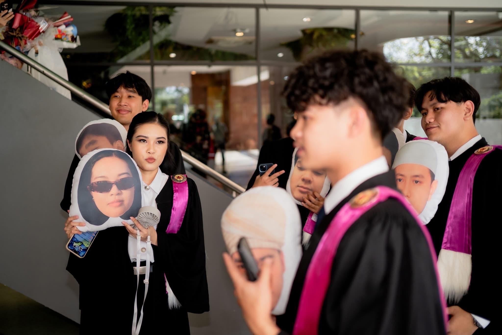 ผลงานรับปริญญา มหาวิทยาลัยศรีปทุม โดย Nat_B ภาพที่ 4