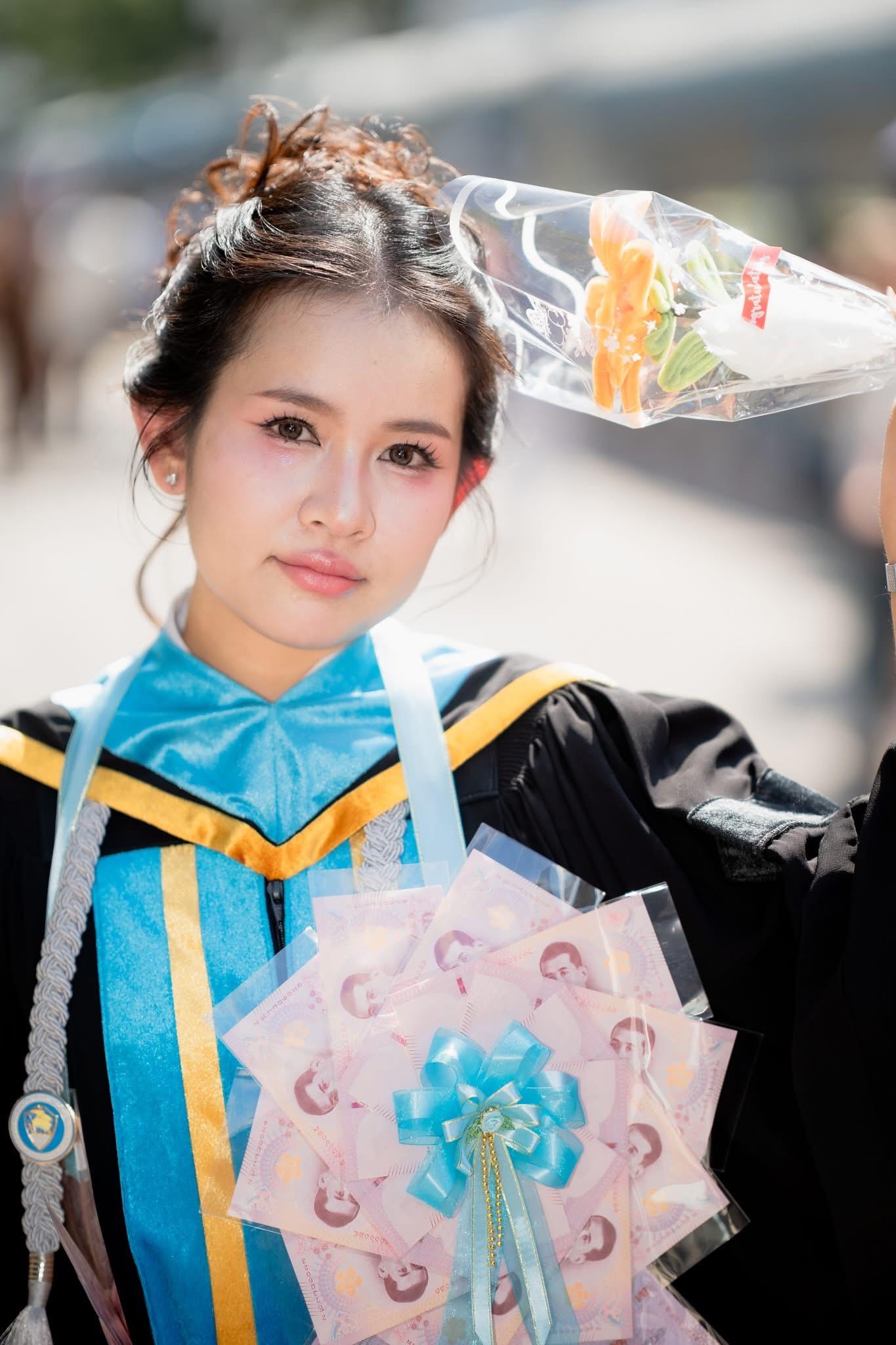 ผลงานรับปริญญา มหาวิทยาลัยหอการค้าไทย โดย Nat_B ภาพที่ 8