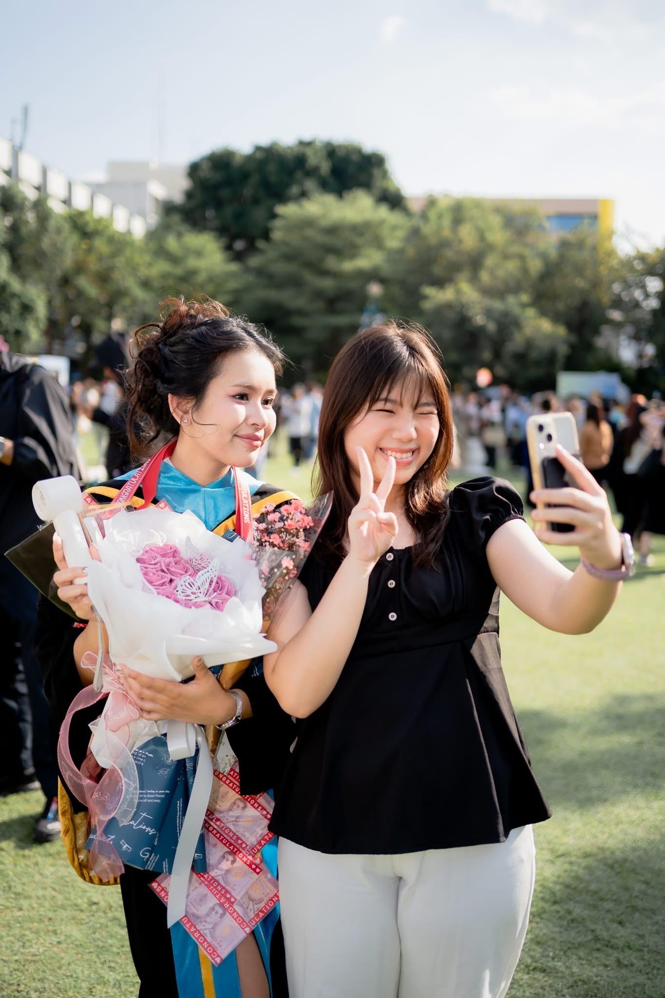 ผลงานรับปริญญา มหาวิทยาลัยหอการค้าไทย โดย Nat_B ภาพที่ 19