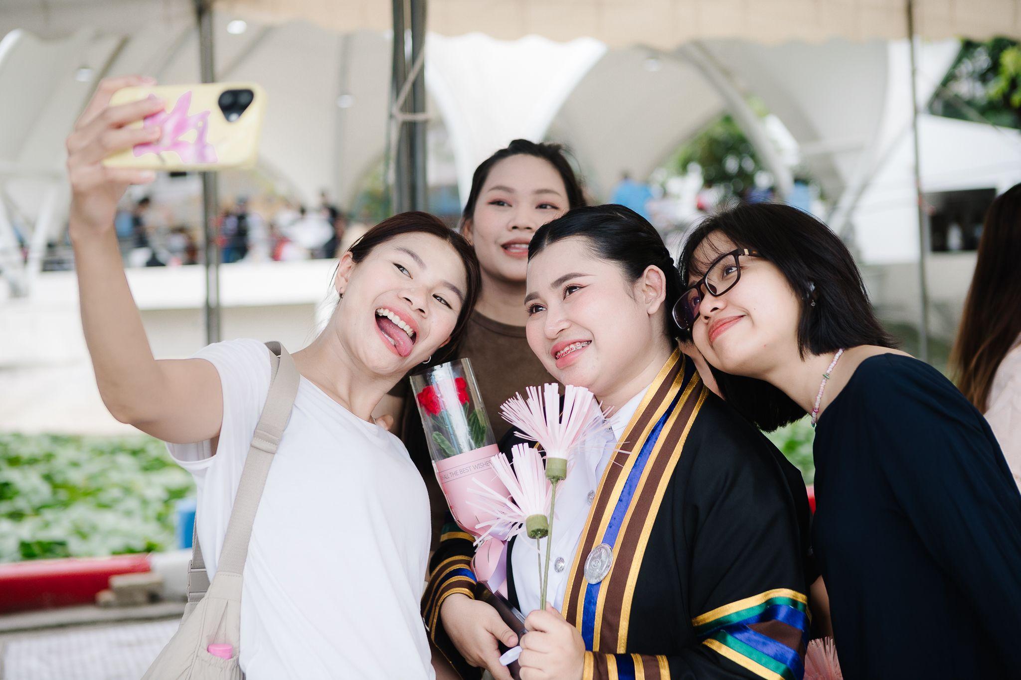ผลงานรับปริญญา มหาวิทยาลัยราชภัฏนครปฐม โดย Boy Battapon ภาพที่ 3