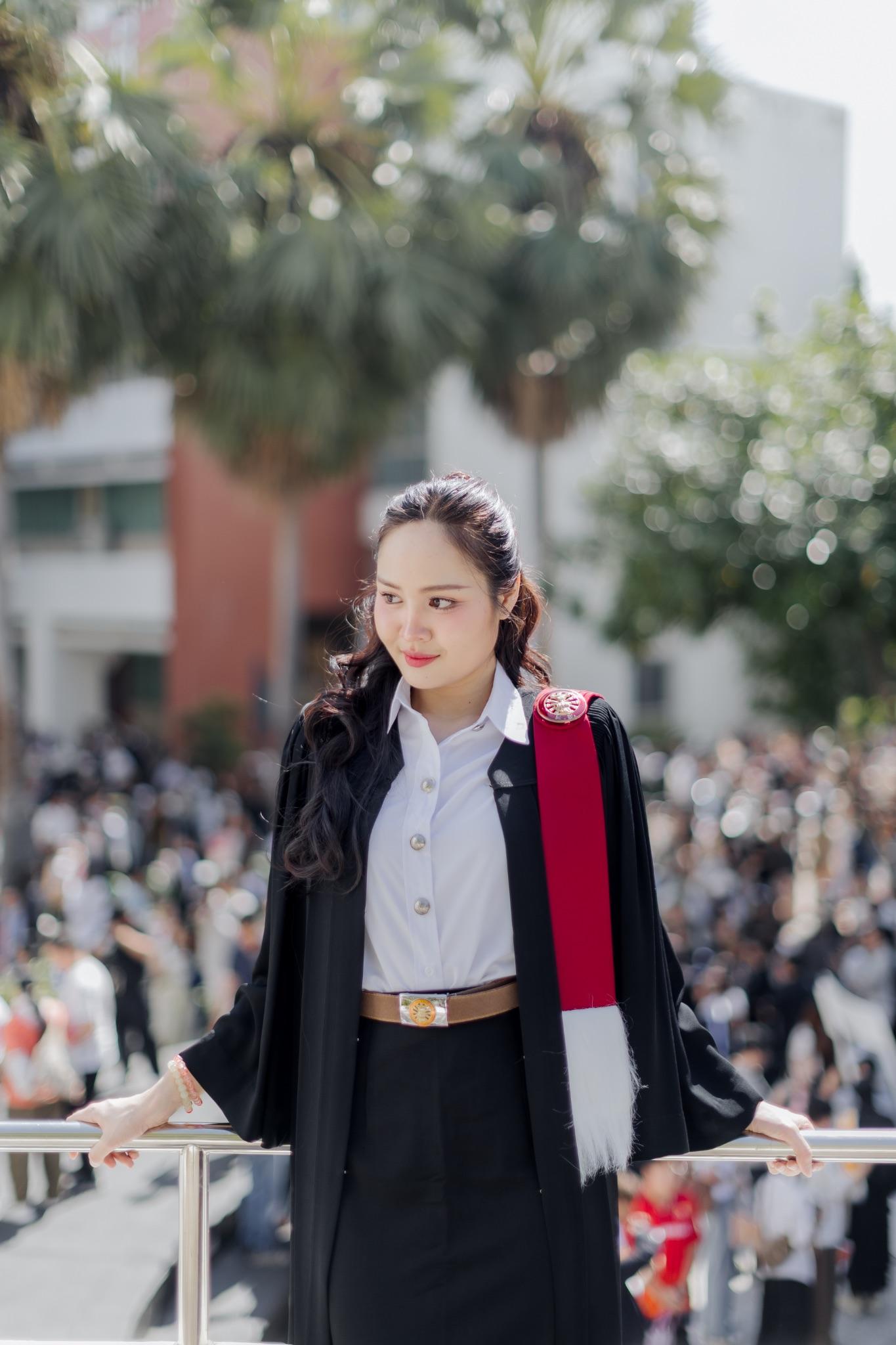 ผลงานรับปริญญา โดย AKE. ภาพที่ 4
