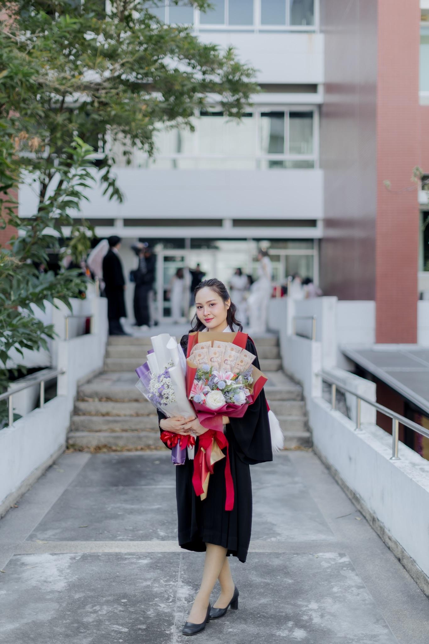 ผลงานรับปริญญา มหาวิทยาลัยธรรมศาสตร์ โดย AKE. ภาพที่ 17