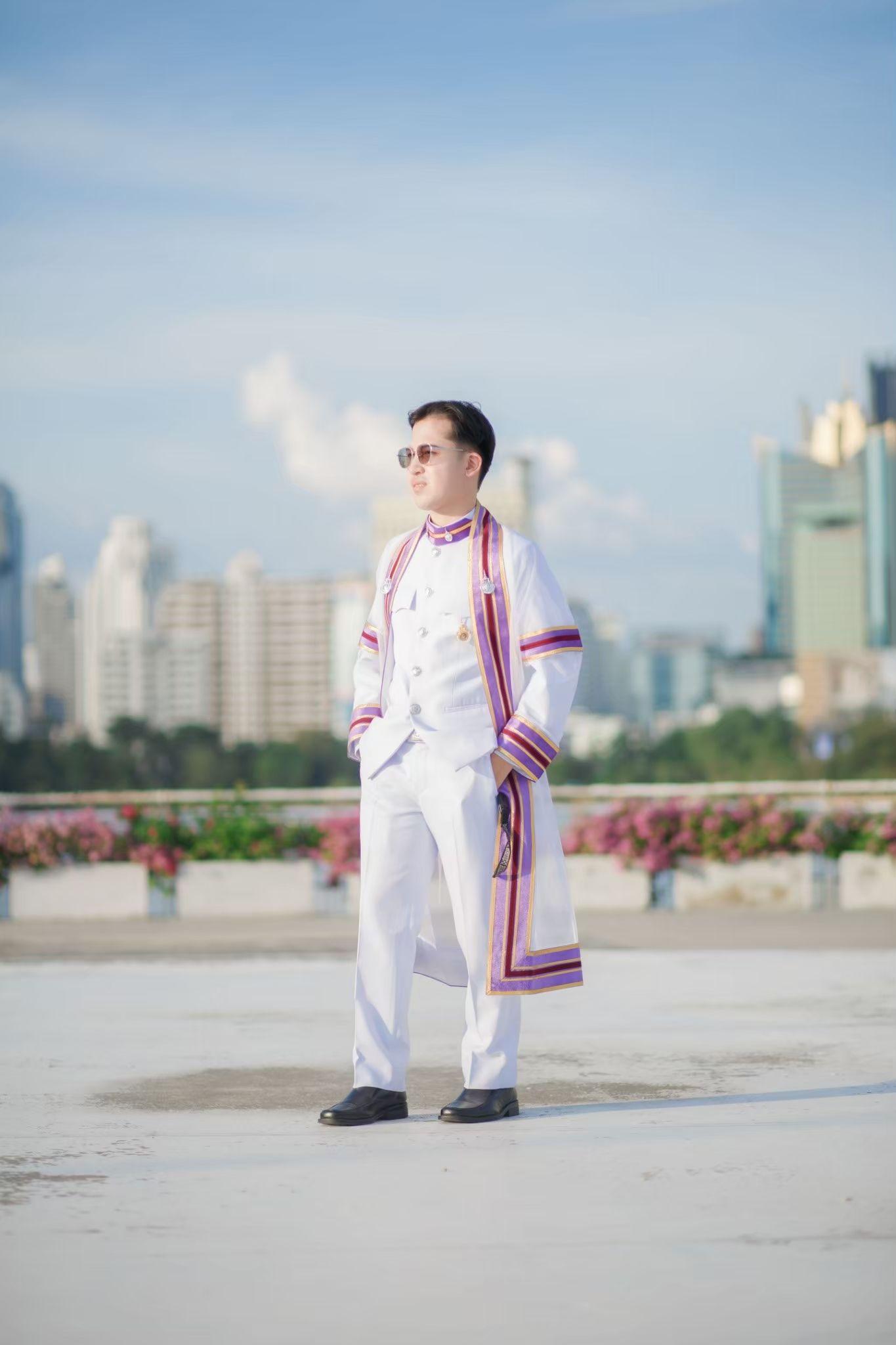 ผลงานรับปริญญา มหาวิทยาลัยเทคโนโลยีราชมงคลพระนคร โดย Papae_o ภาพที่ 14