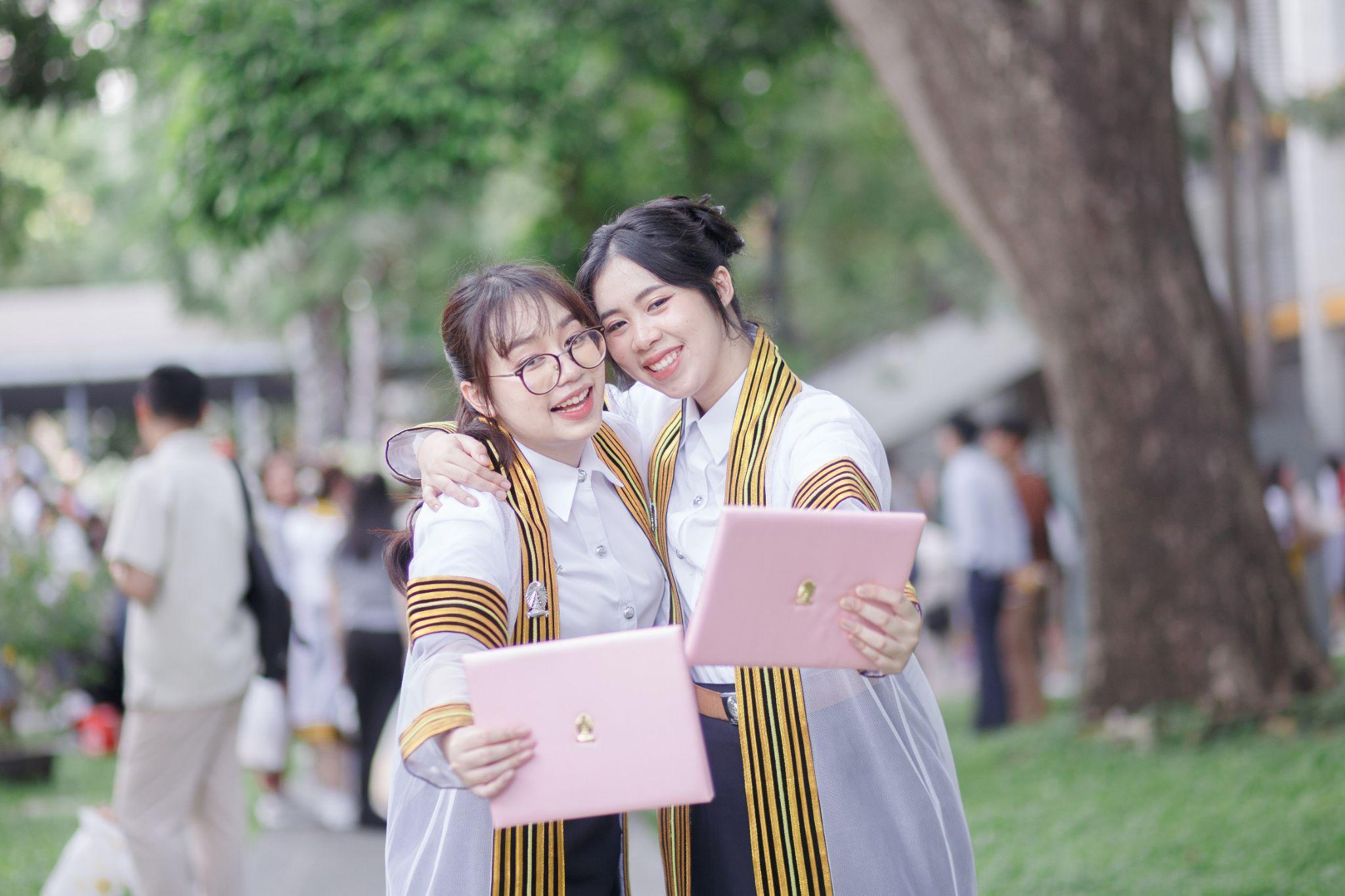 ผลงานรับปริญญา จุฬาลงกรณ์มหาวิทยาลัย โดย Papae_o ภาพที่ 15