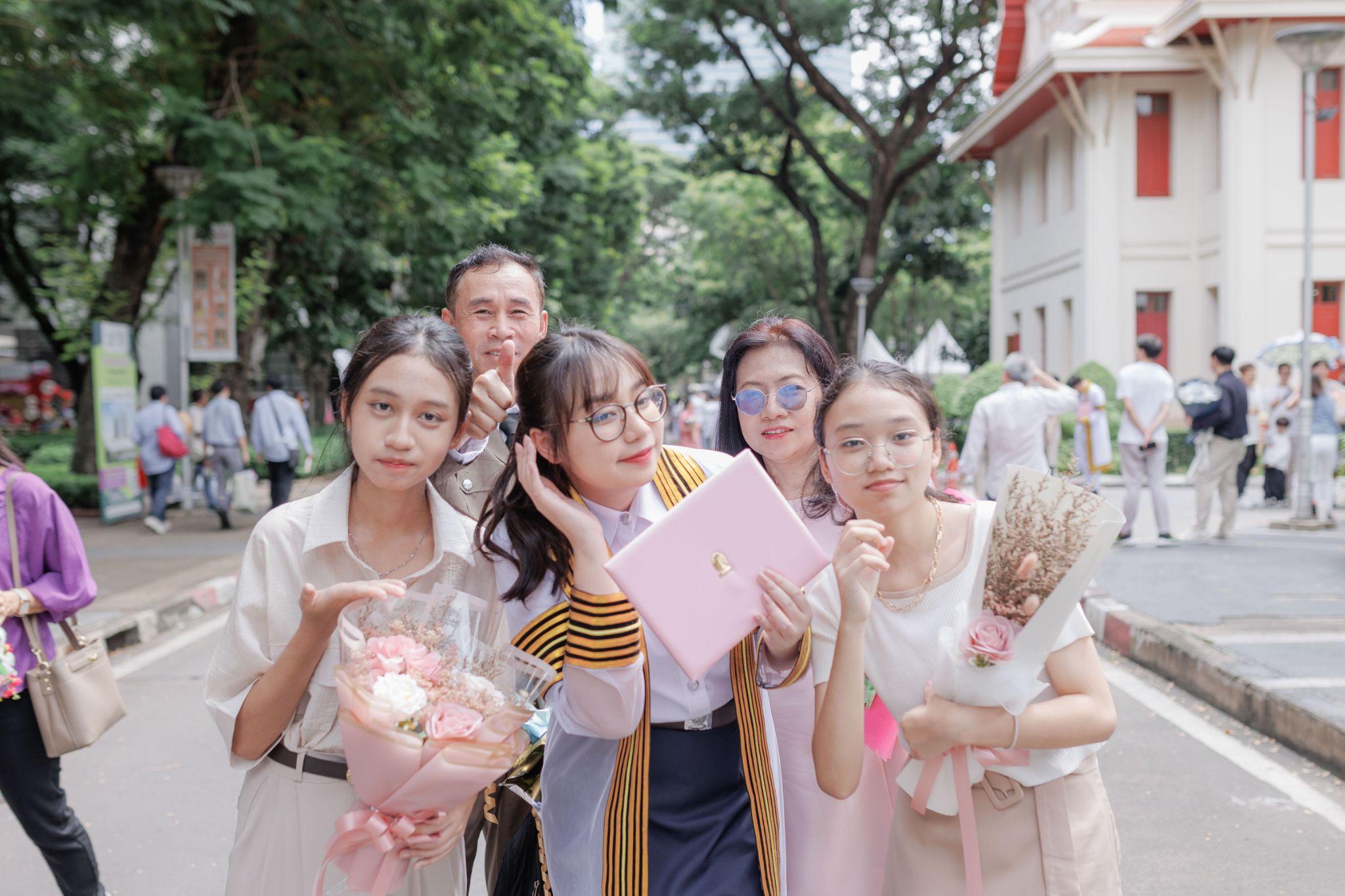 ผลงานรับปริญญา จุฬาลงกรณ์มหาวิทยาลัย โดย Papae_o ภาพที่ 13