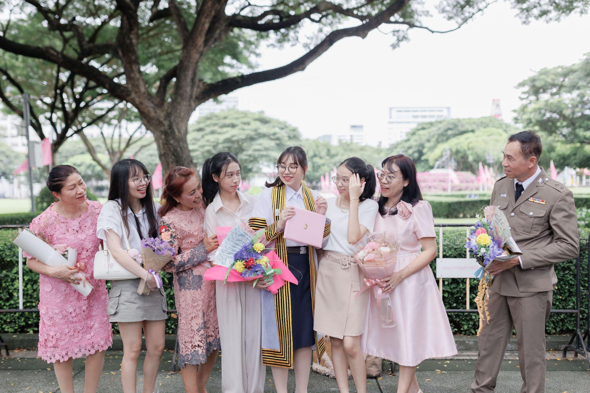ผลงานรับปริญญา จุฬาลงกรณ์มหาวิทยาลัย โดย Papae_o ภาพที่ 3