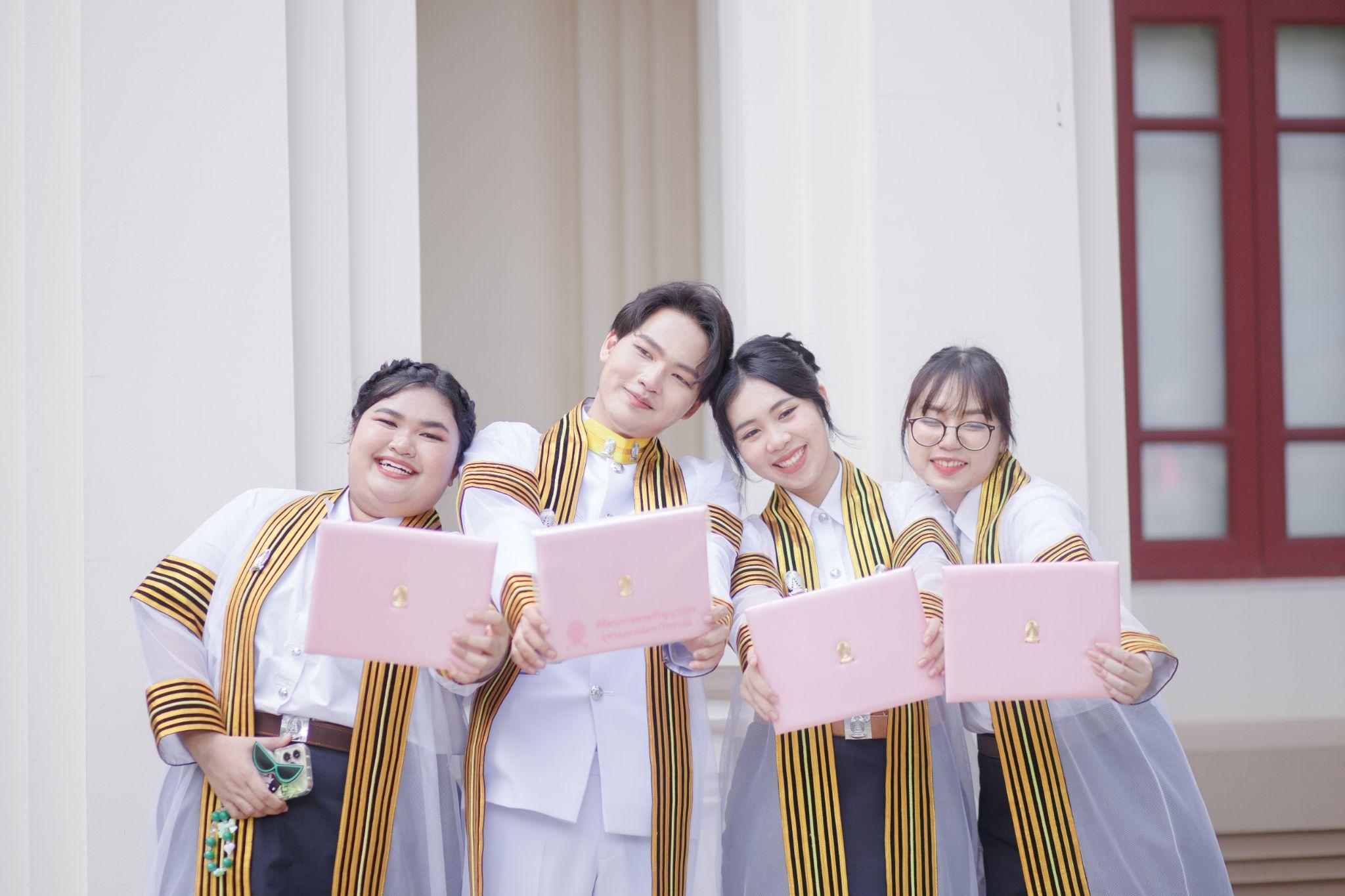 ผลงานรับปริญญา จุฬาลงกรณ์มหาวิทยาลัย โดย Papae_o ภาพที่ 12