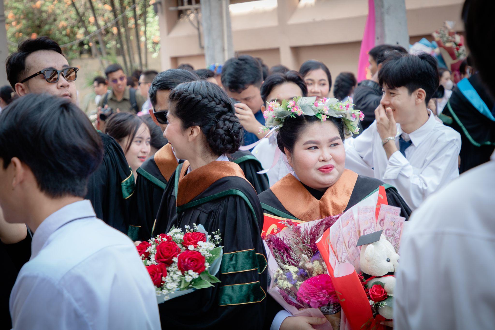 ผลงานรับปริญญา มหาวิทยาลัยราชภัฏเทพสตรี โดย F1RSTT.SHOTT ภาพที่ 8