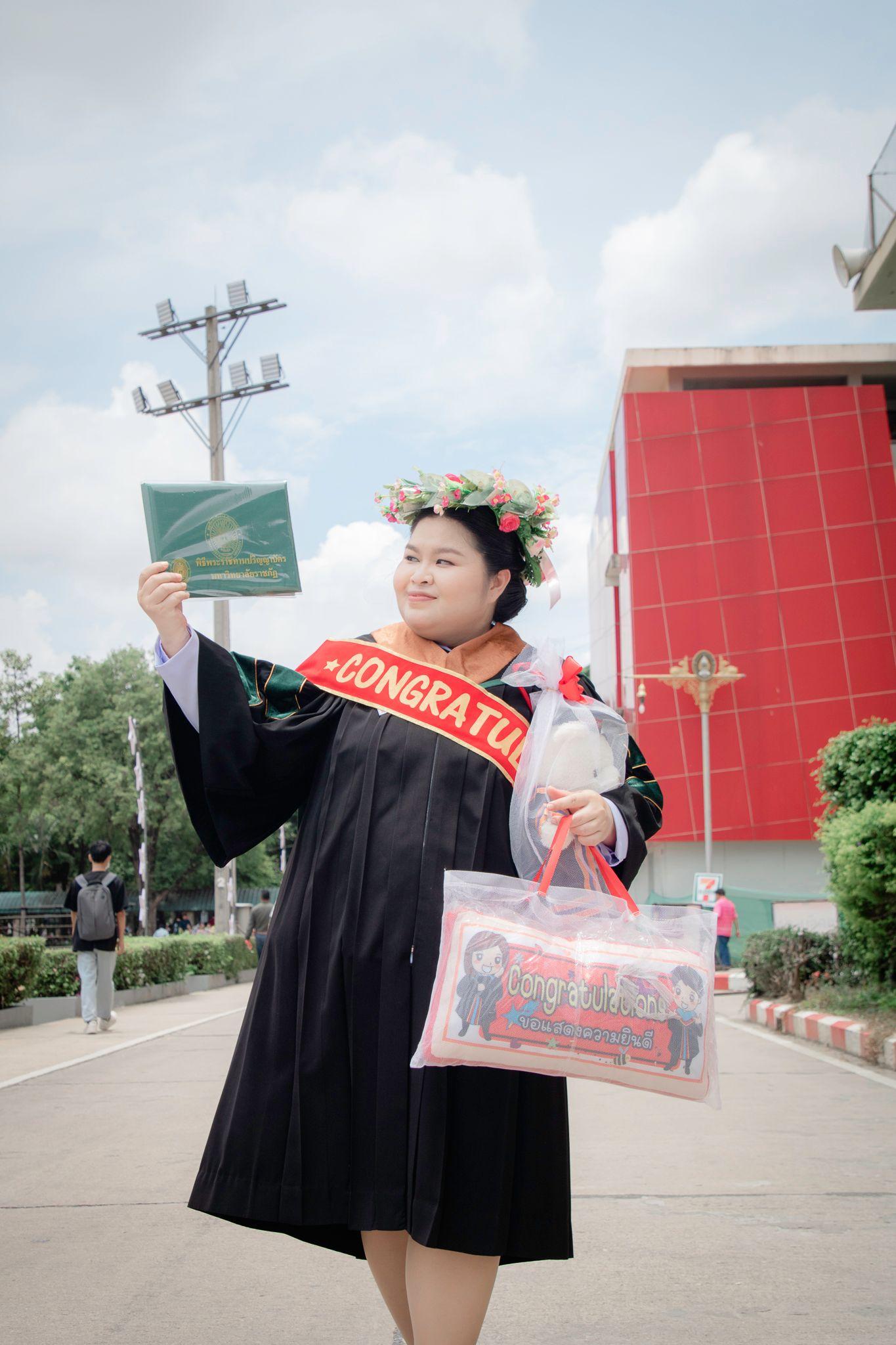 ผลงานรับปริญญา มหาวิทยาลัยราชภัฏเทพสตรี โดย F1RSTT.SHOTT ภาพที่ 4