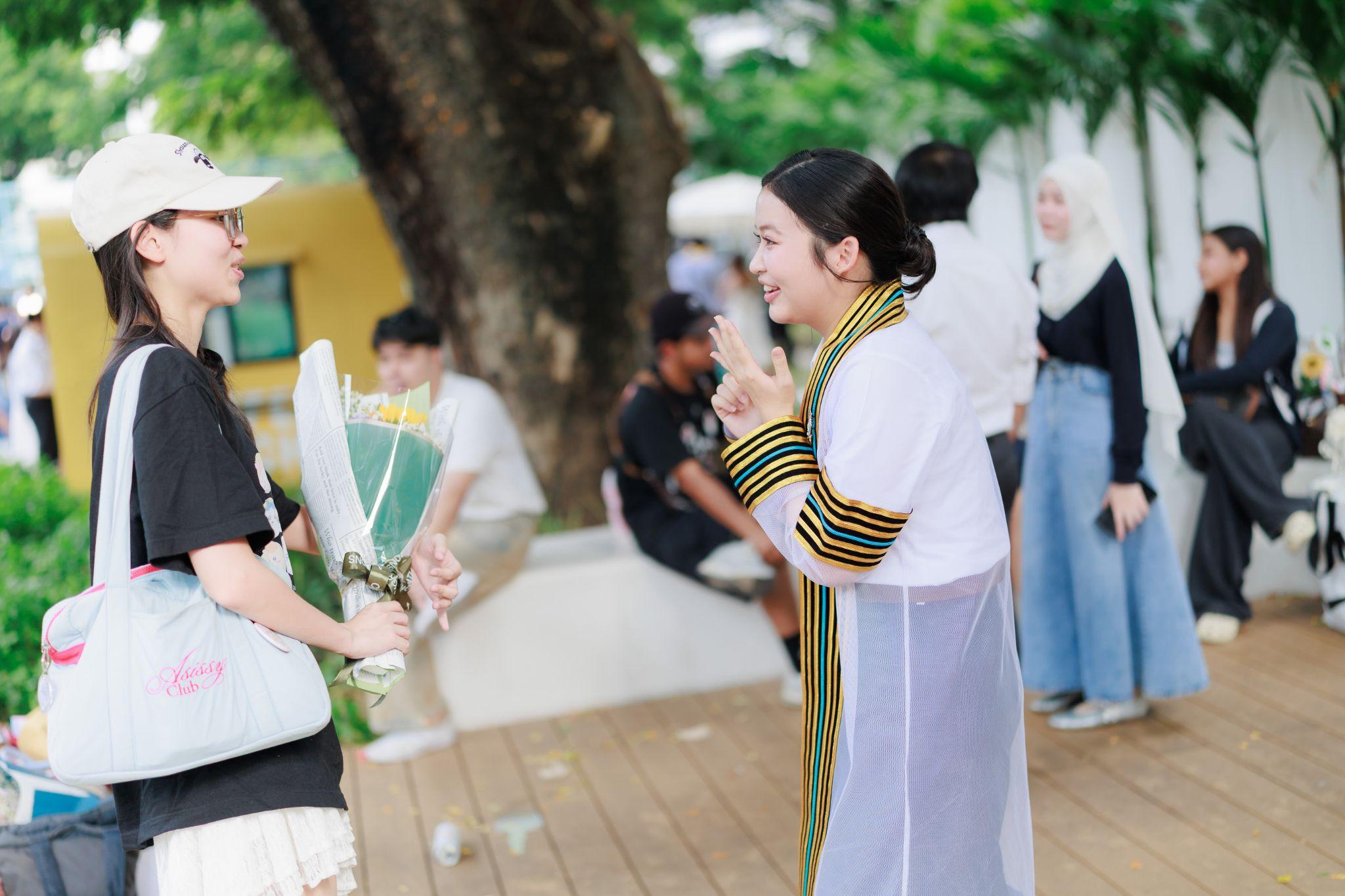 ผลงานรับปริญญา จุฬาลงกรณ์มหาวิทยาลัย โดย Ma’milk foto ภาพที่ 2