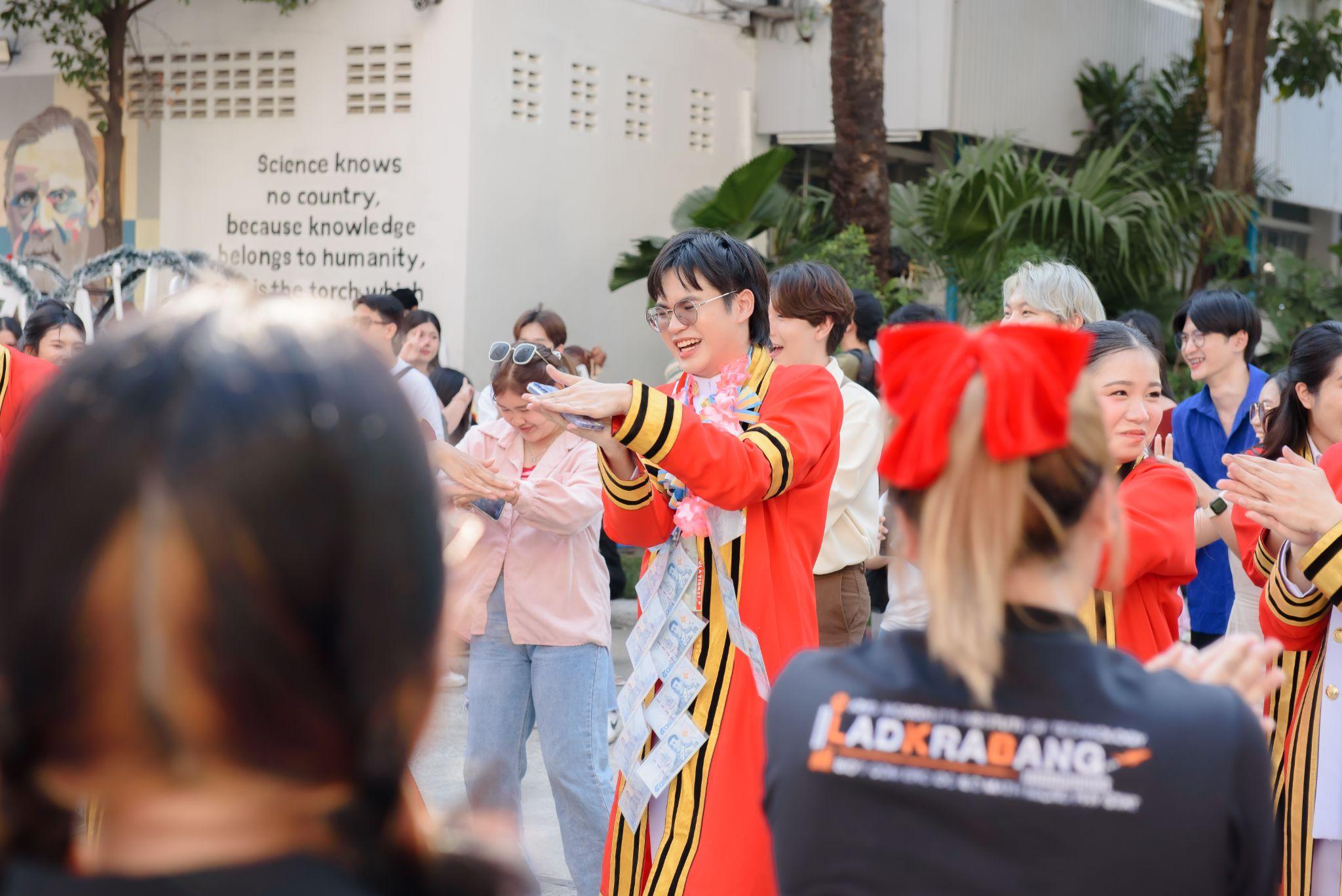 ผลงานรับปริญญา สถาบันเทคโนโลยีพระจอมเกล้าเจ้าคุณทหารลาดกระบัง โดย Memo_Asry ภาพที่ 1