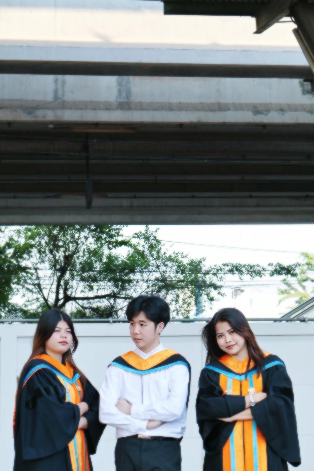 ผลงานรับปริญญา มหาวิทยาลัยเกษมบัณฑิต โดย bright ภาพที่ 1