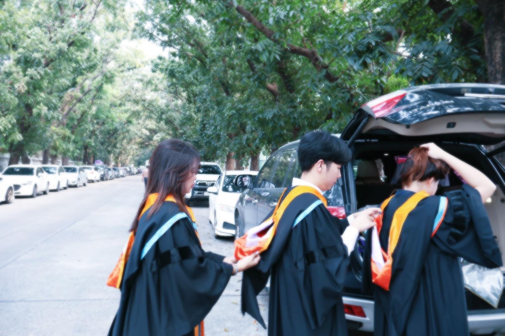 ผลงานรับปริญญา มหาวิทยาลัยเกษมบัณฑิต โดย bright ภาพที่ 2