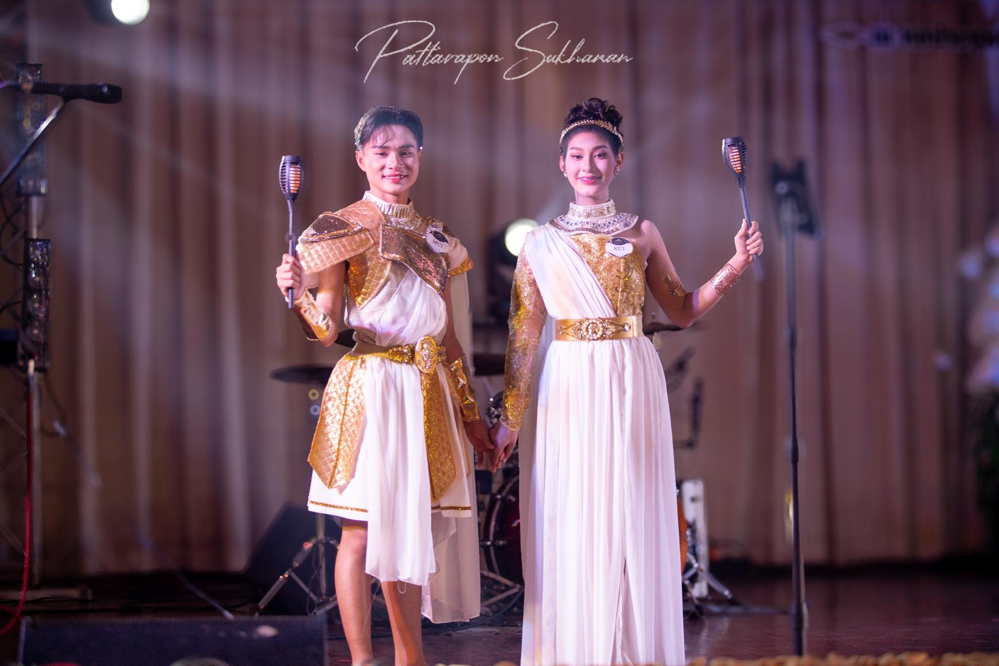 ผลงานรับปริญญา มหาวิทยาลัยราชภัฏหมู่บ้านจอมบึง โดย title photo ภาพที่ 10