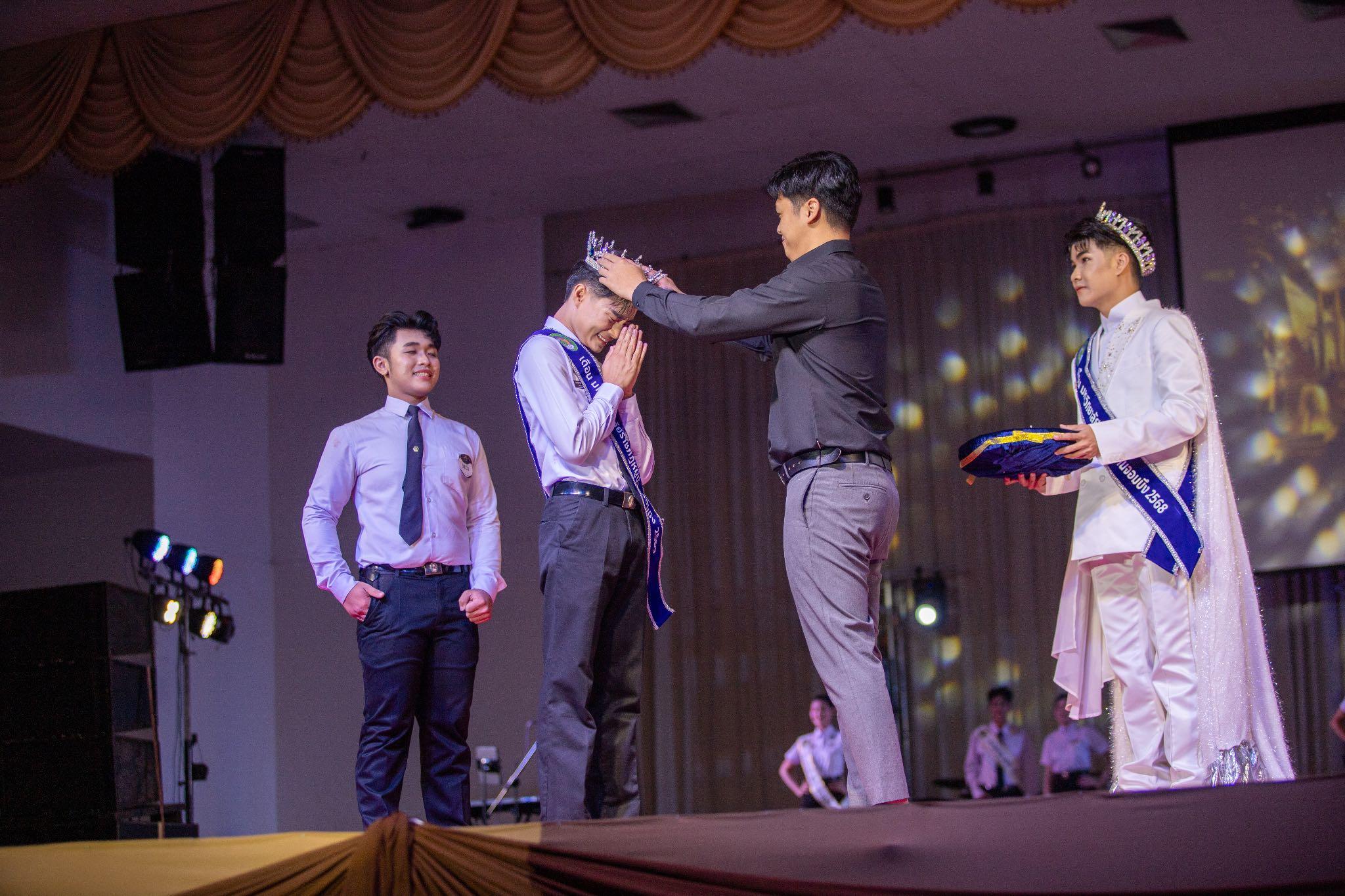 ผลงานรับปริญญา มหาวิทยาลัยราชภัฏหมู่บ้านจอมบึง โดย title photo ภาพที่ 5