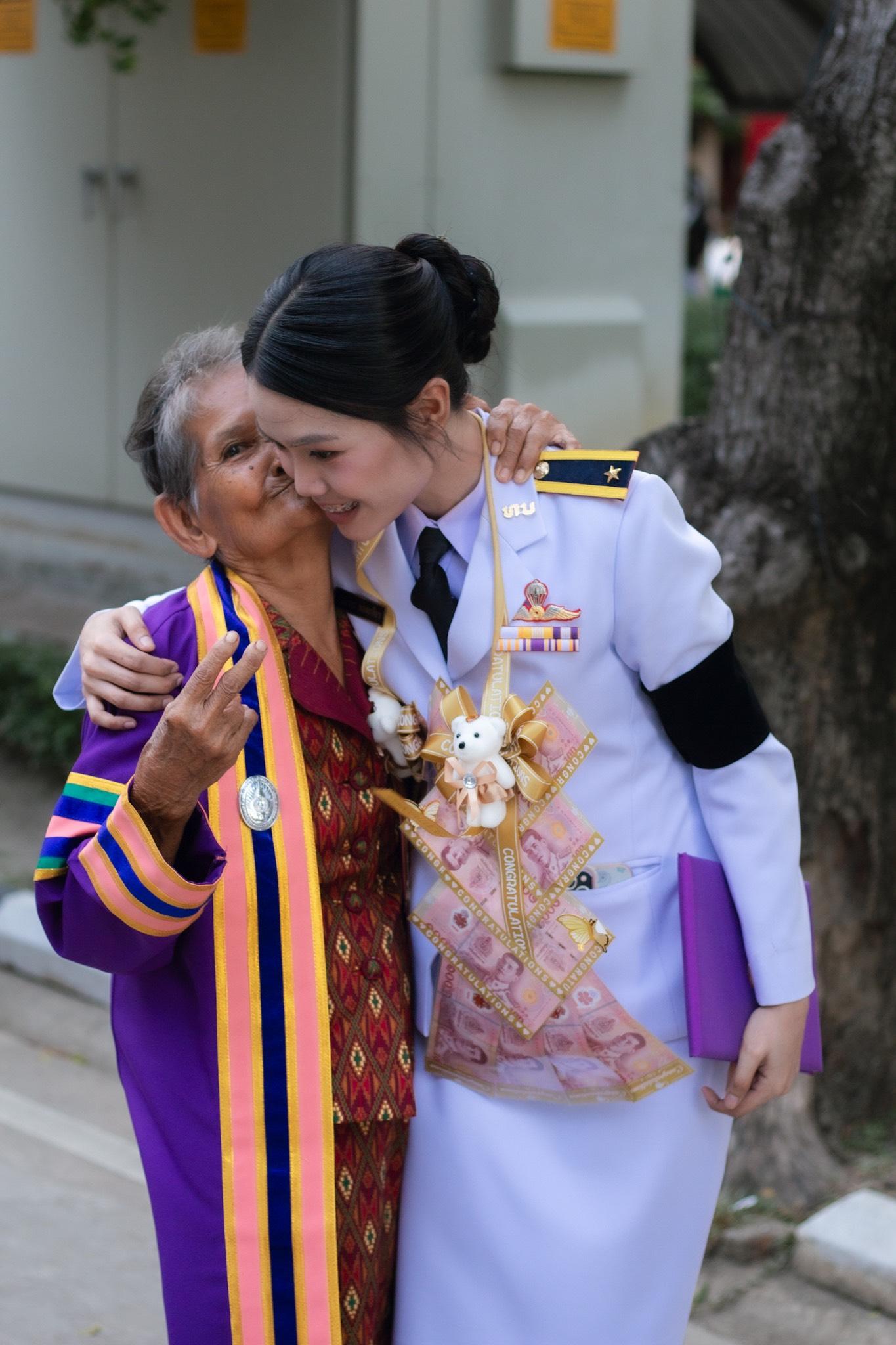ผลงานรับปริญญา มหาวิทยาลัยราชภัฏบ้านสมเด็จเจ้าพระยา โดย JJ Photo Gen Z ภาพที่ 14