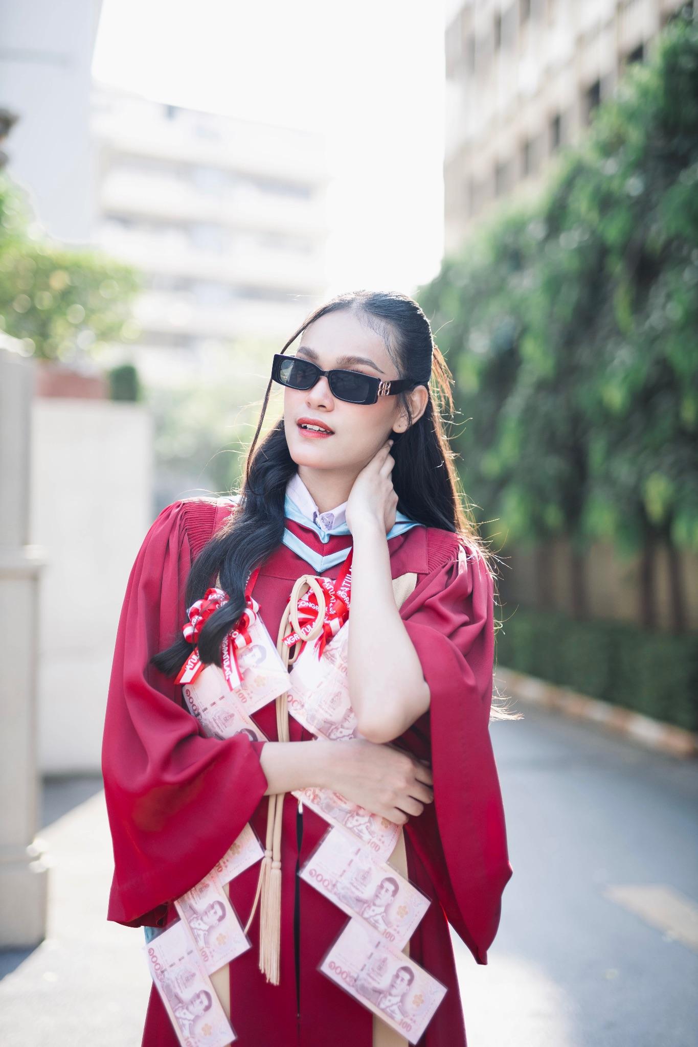 ผลงานรับปริญญา โดย หวานเอง ภาพที่ 1