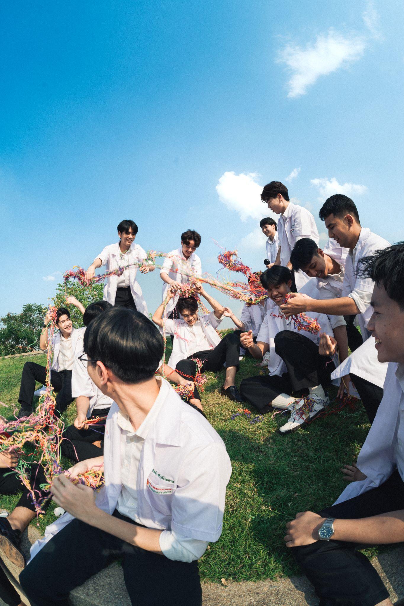 ผลงานรับปริญญา มหาวิทยาลัยธรรมศาสตร์ โดย mycloudshutter ภาพที่ 1