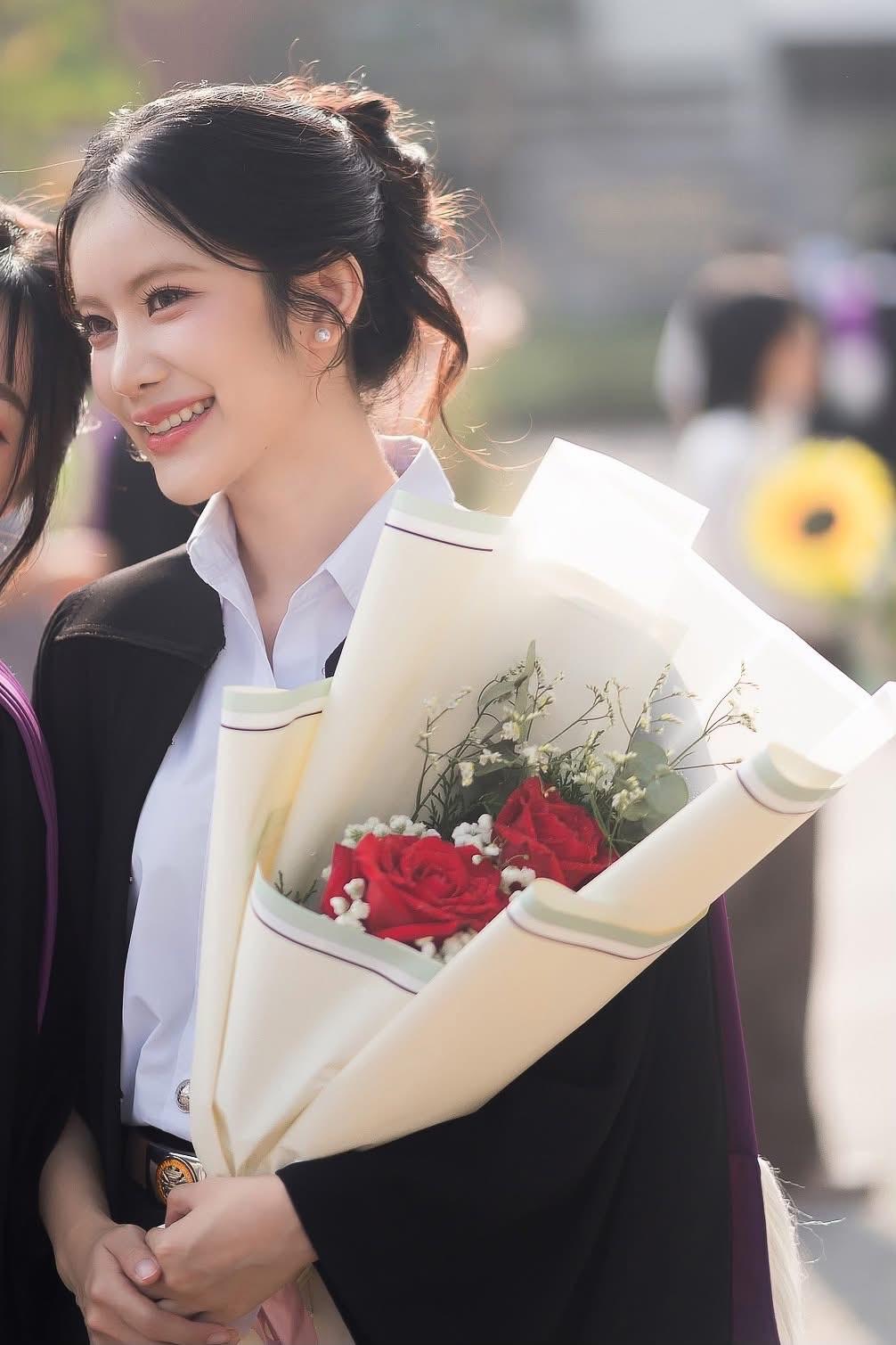 ผลงานรับปริญญา โดย Novemb ภาพที่ 14