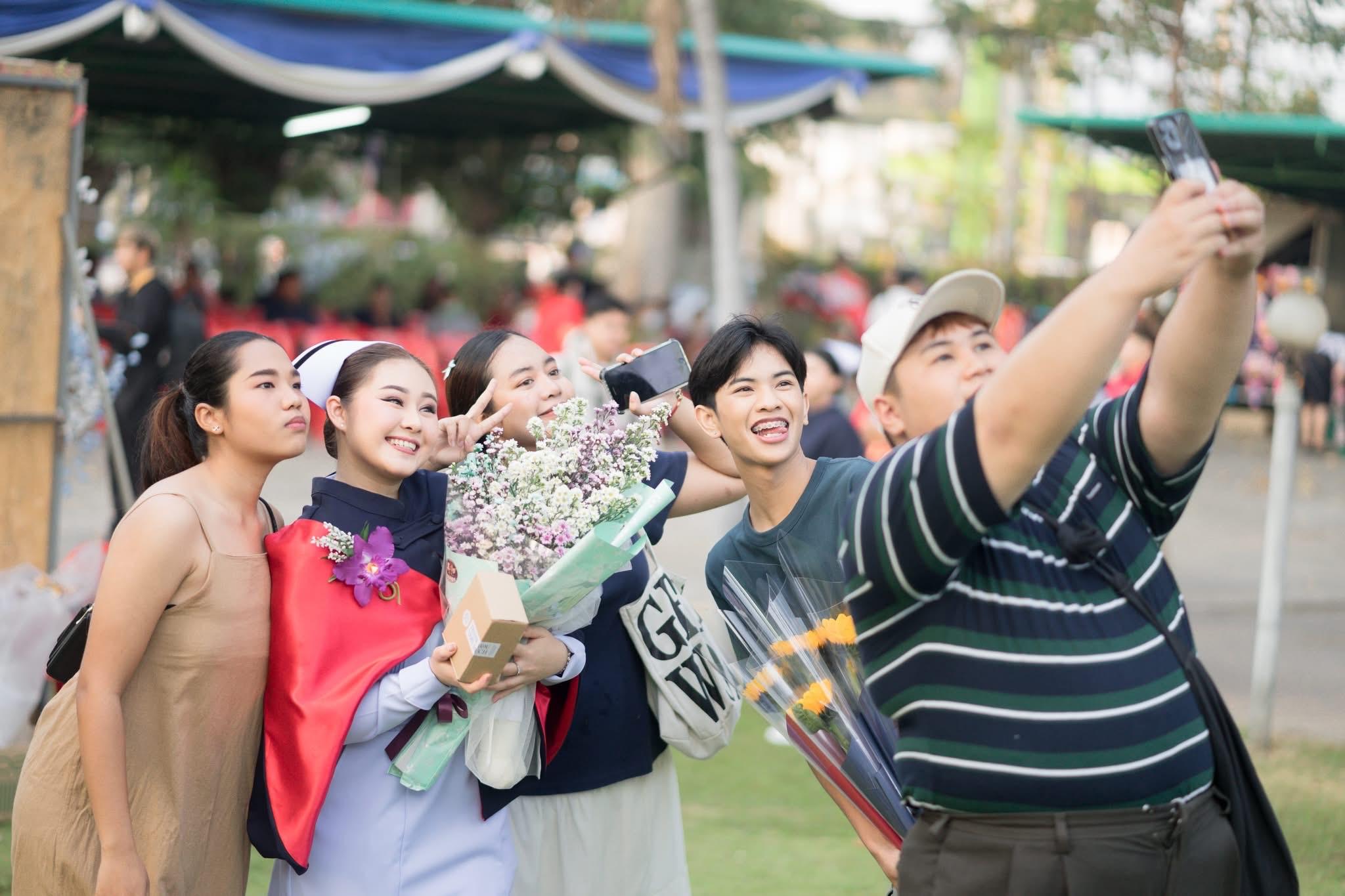 ผลงานรับปริญญา โดย Novemb ภาพที่ 18