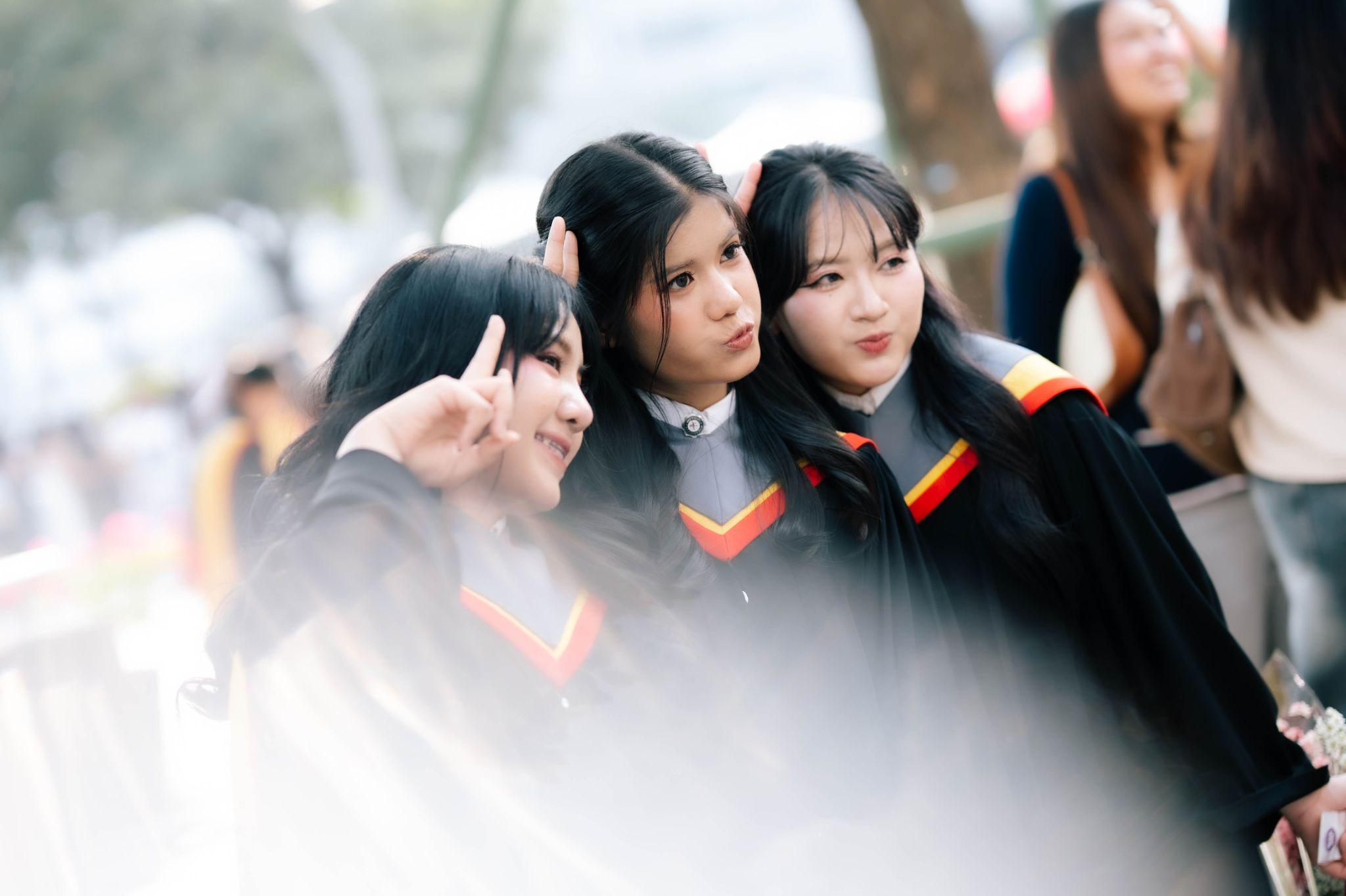 ผลงานรับปริญญา มหาวิทยาลัยศรีนครินทรวิโรฒ โดย lensblur ภาพที่ 14
