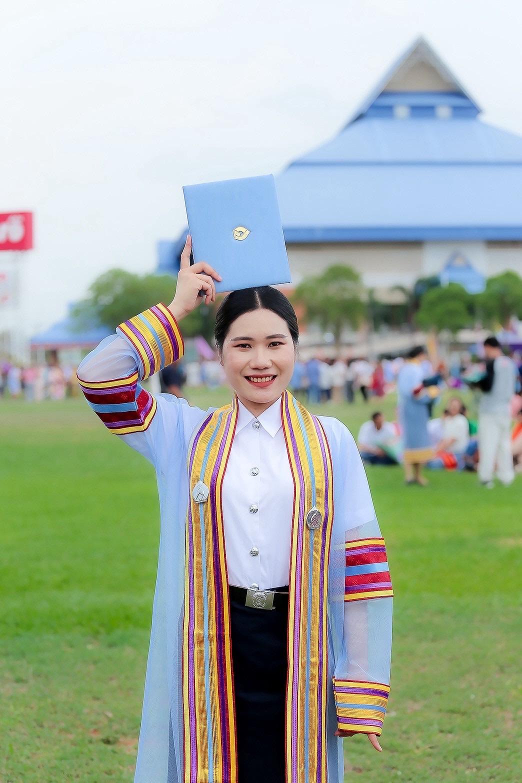 ผลงานรับปริญญา มหาวิทยาลัยกาฬสินธุ์ โดย ผ้าขาวม้าPhoto ภาพที่ 10
