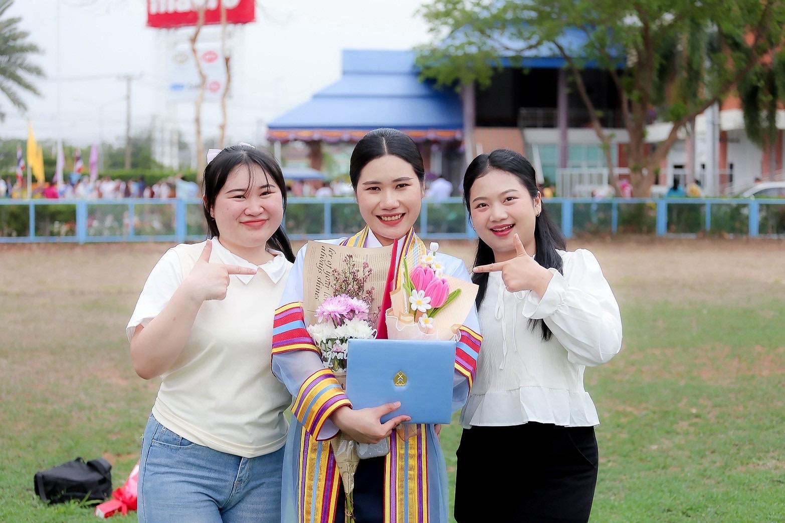 ผลงานรับปริญญา มหาวิทยาลัยกาฬสินธุ์ โดย ผ้าขาวม้าPhoto ภาพที่ 14