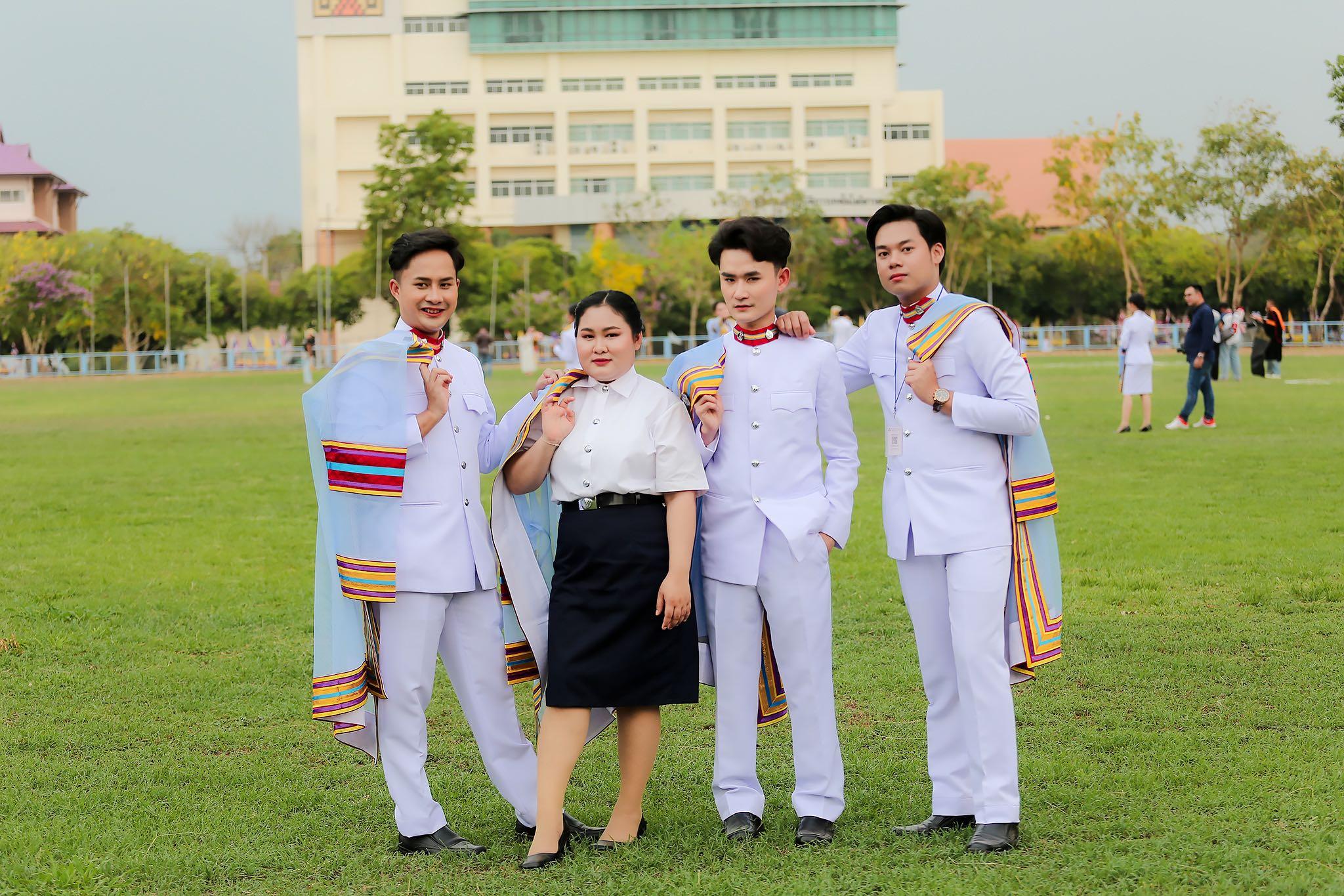 ผลงานรับปริญญา มหาวิทยาลัยกาฬสินธุ์ โดย ผ้าขาวม้าPhoto ภาพที่ 3