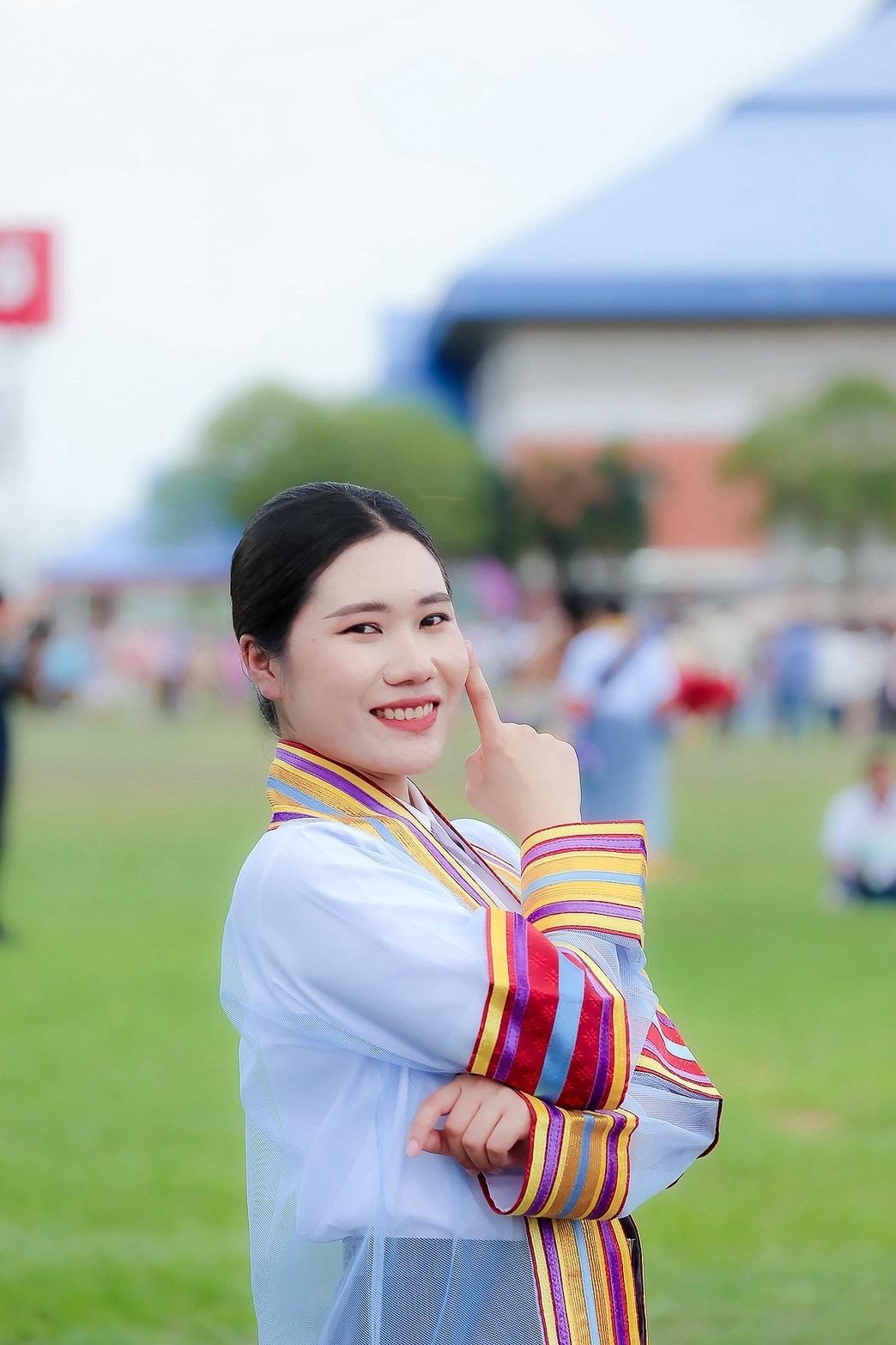 ผลงานรับปริญญา มหาวิทยาลัยกาฬสินธุ์ โดย ผ้าขาวม้าPhoto ภาพที่ 9
