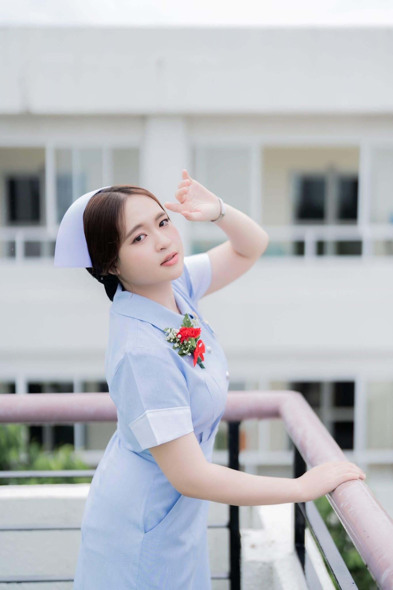 ผลงานรับปริญญา โดย PeyuttFoto ภาพที่ 2