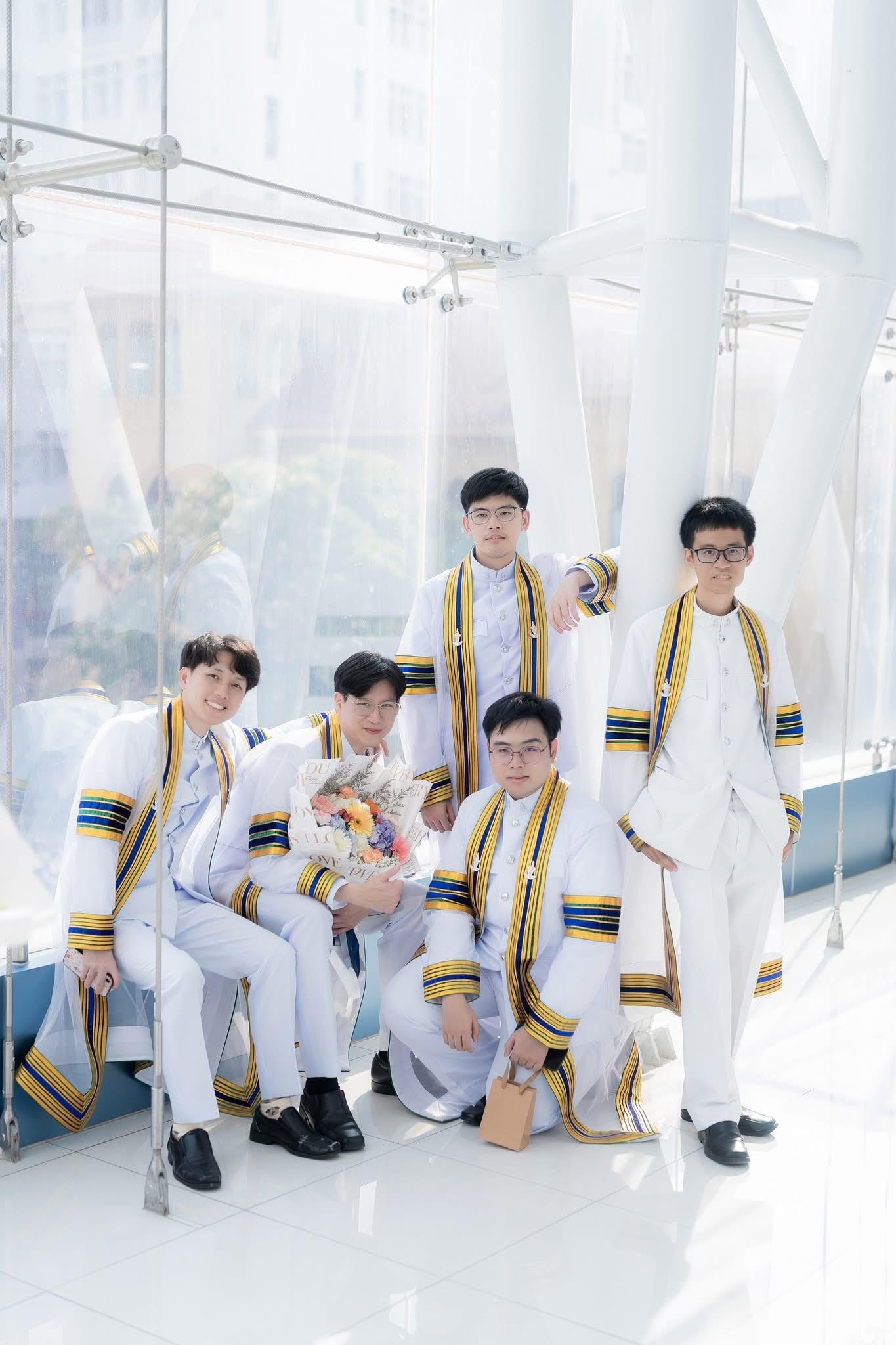 ผลงานรับปริญญา มหาวิทยาลัยนวมินทราธิราช โดย PeyuttFoto ภาพที่ 12