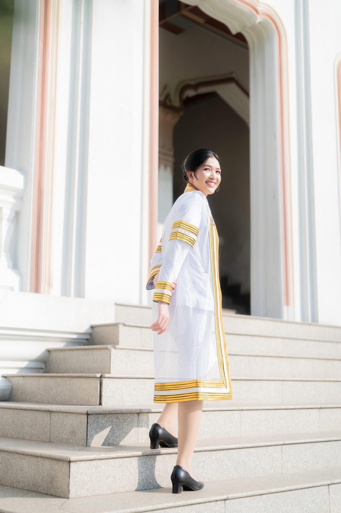 ผลงานรับปริญญา มหาวิทยาลัยนวมินทราธิราช โดย PeyuttFoto ภาพที่ 2