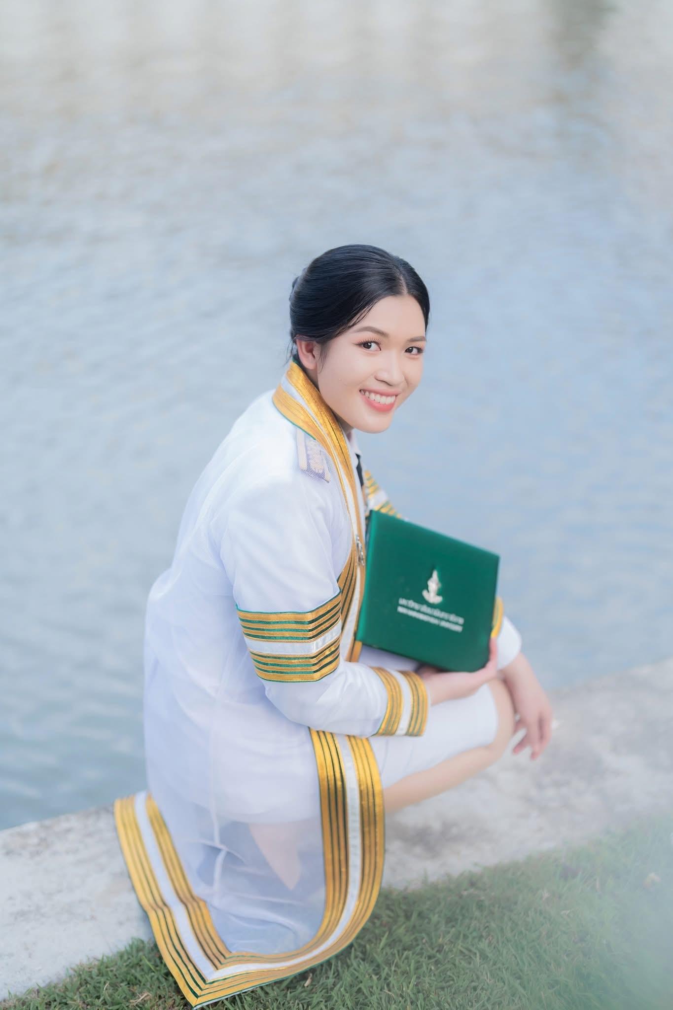 ผลงานรับปริญญา มหาวิทยาลัยนวมินทราธิราช โดย PeyuttFoto ภาพที่ 6